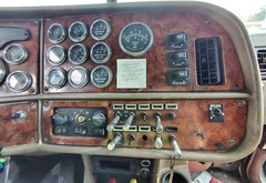 2002 PETERBILT 379 - Image 25