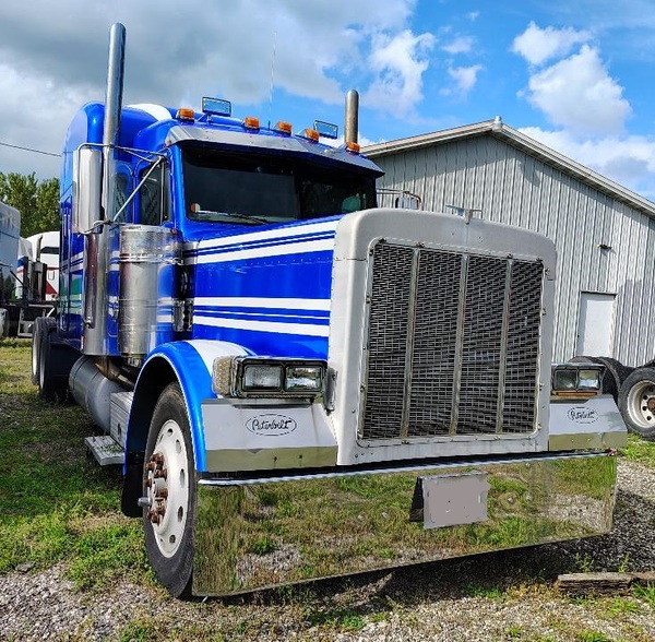 2002 PETERBILT 379