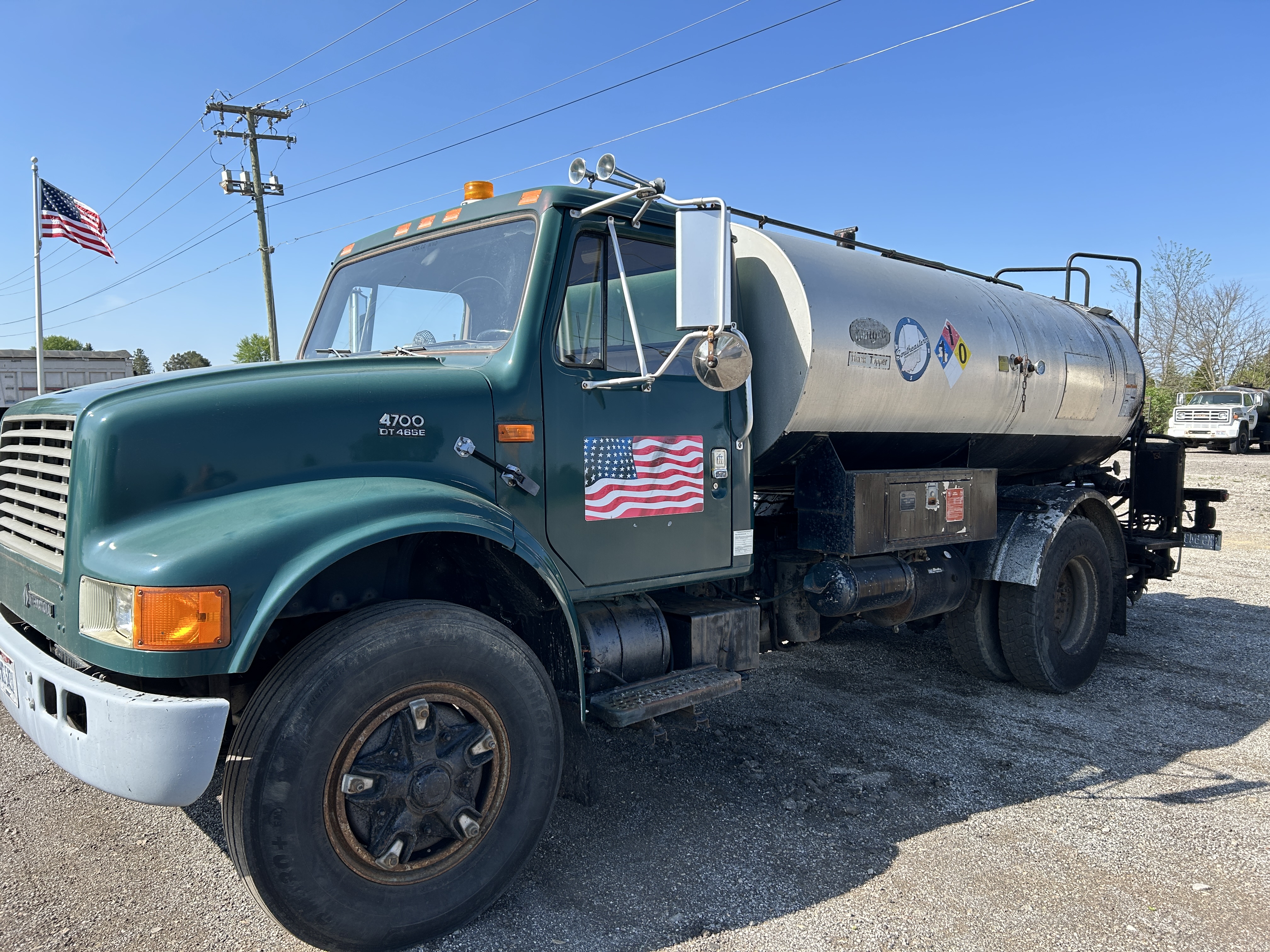 1982 INTERNATIONAL 4700 - Image 6