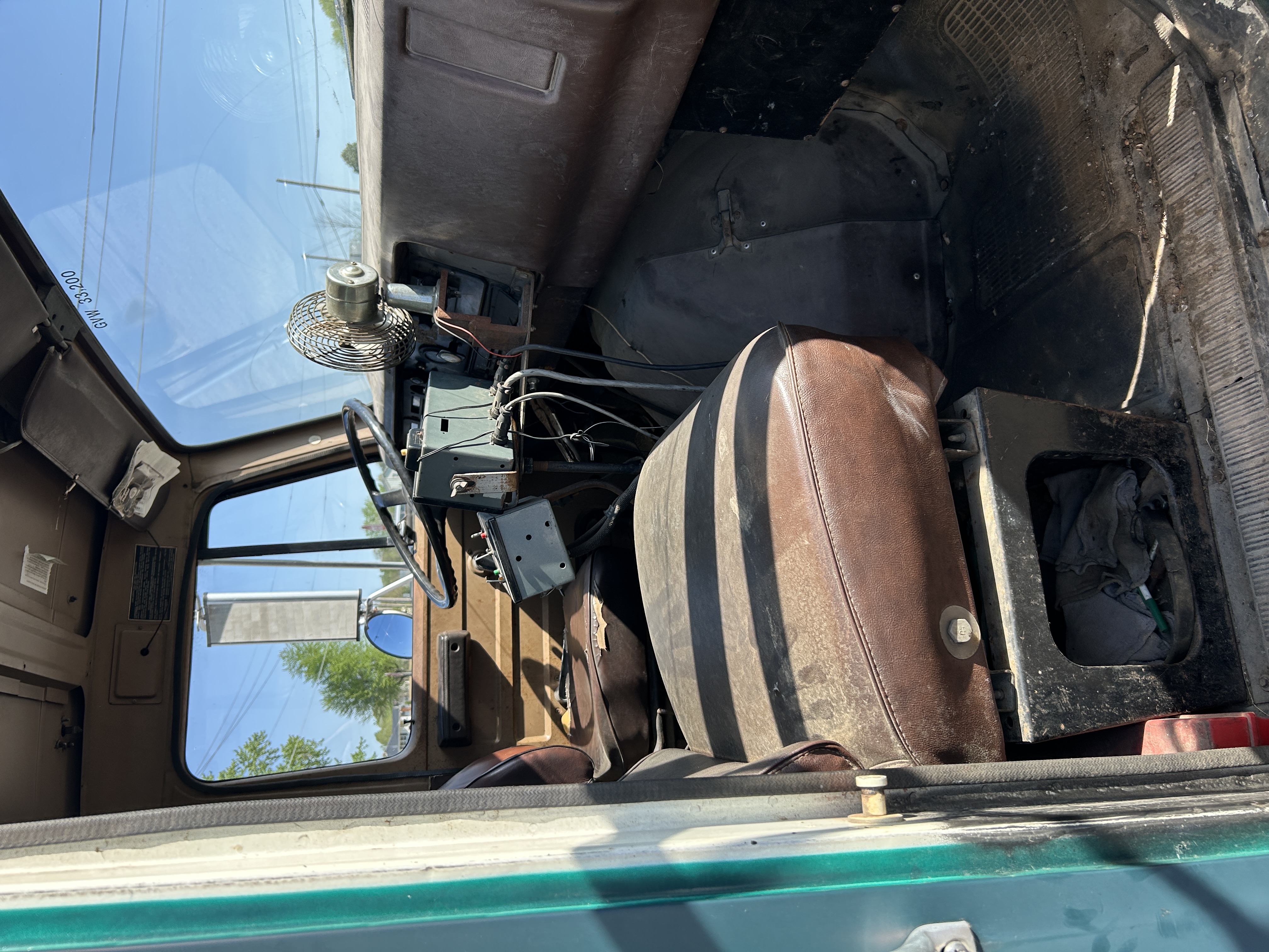 1982 INTERNATIONAL 4700 - Image 32