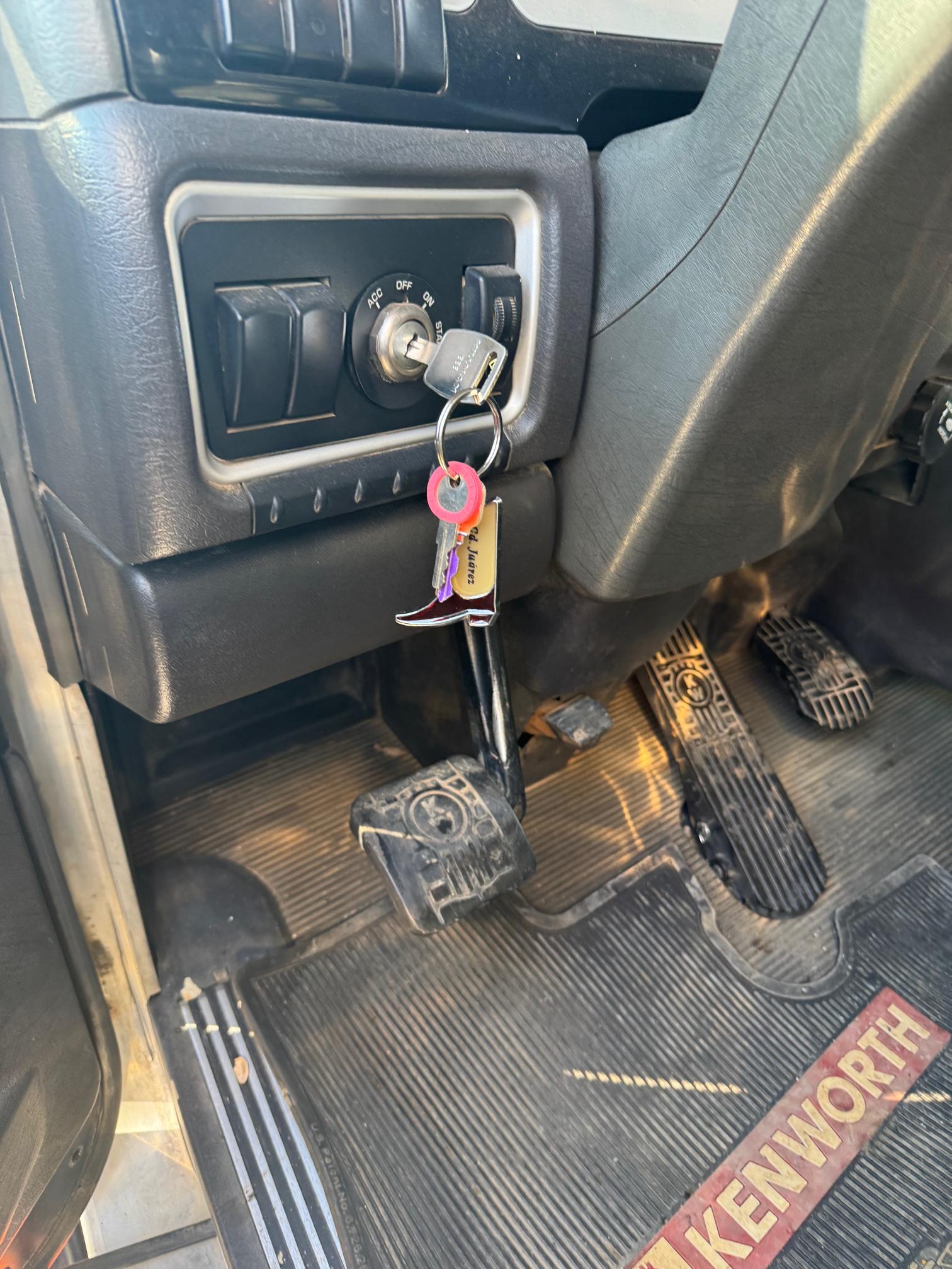 2014 KENWORTH T800 - view 10 of 14