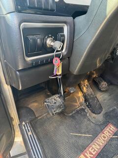 2014 KENWORTH T800 - Image 10