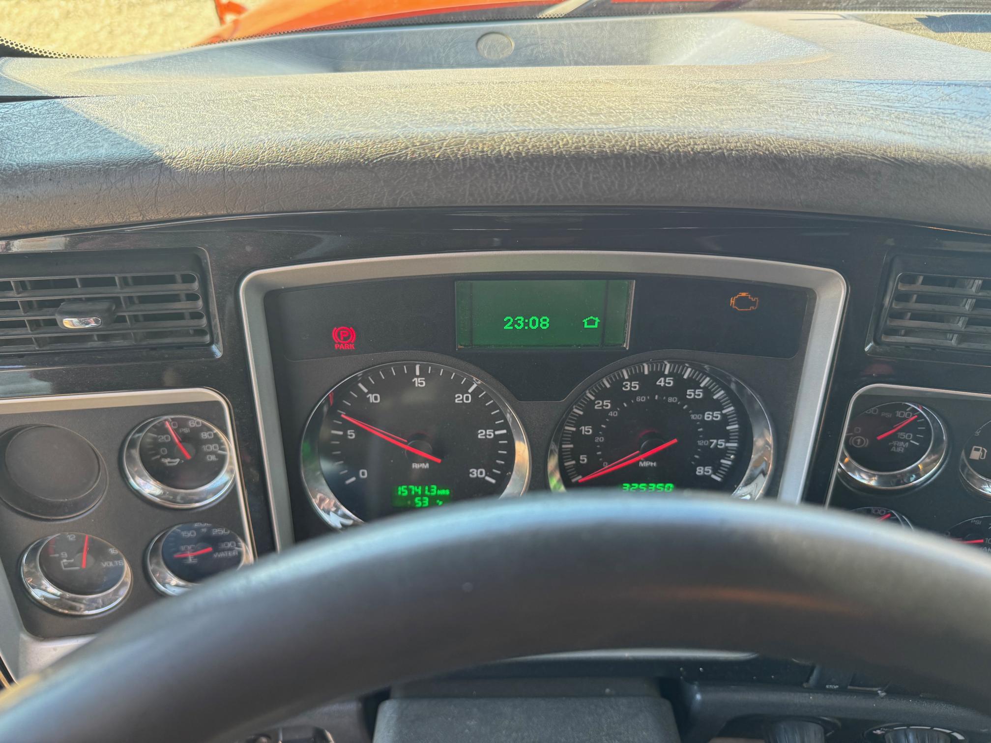 2014 KENWORTH T800 - Image 13