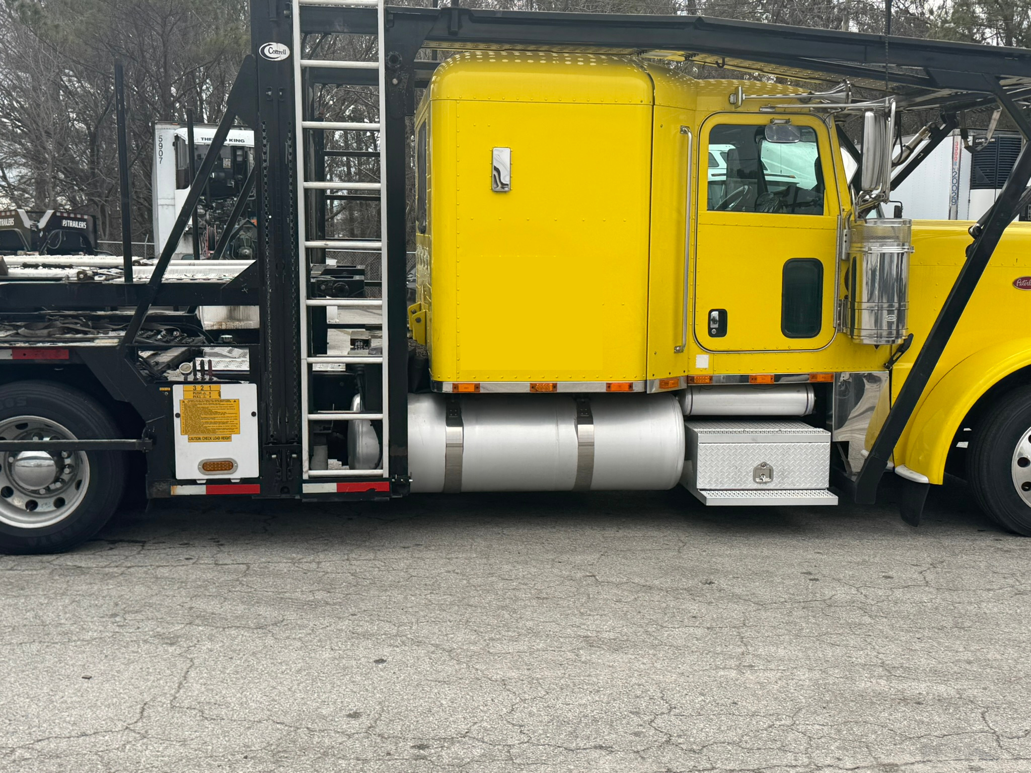 2014 PETERBILT 388 - Image 4