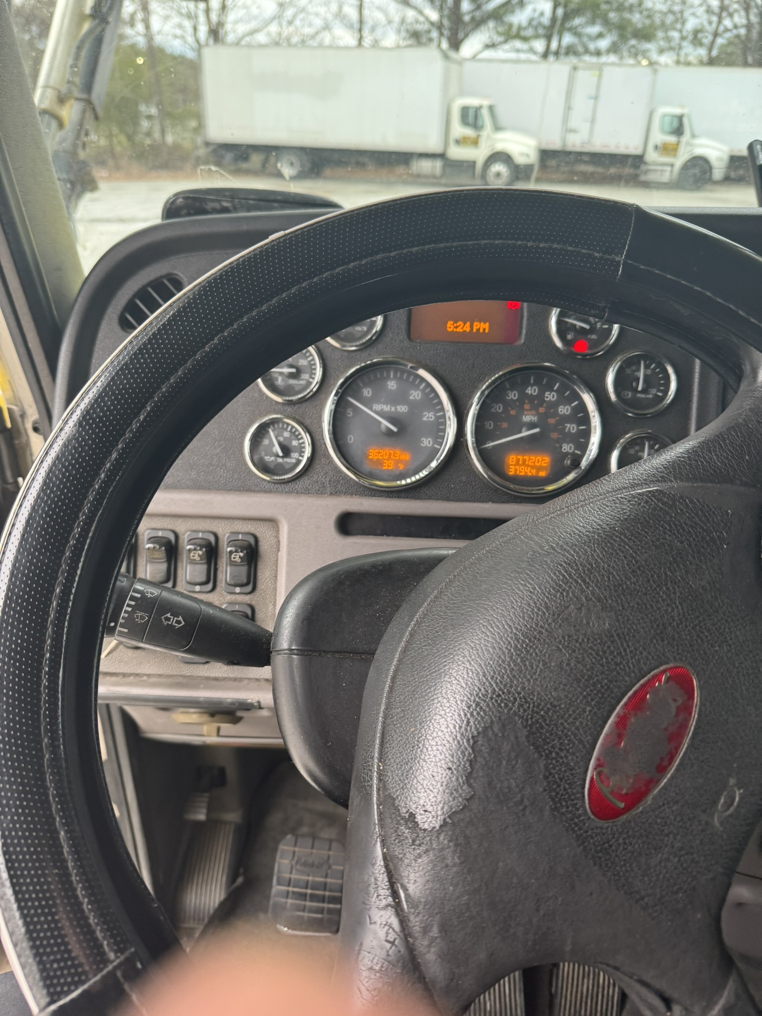 2014 PETERBILT 388 - Image 12