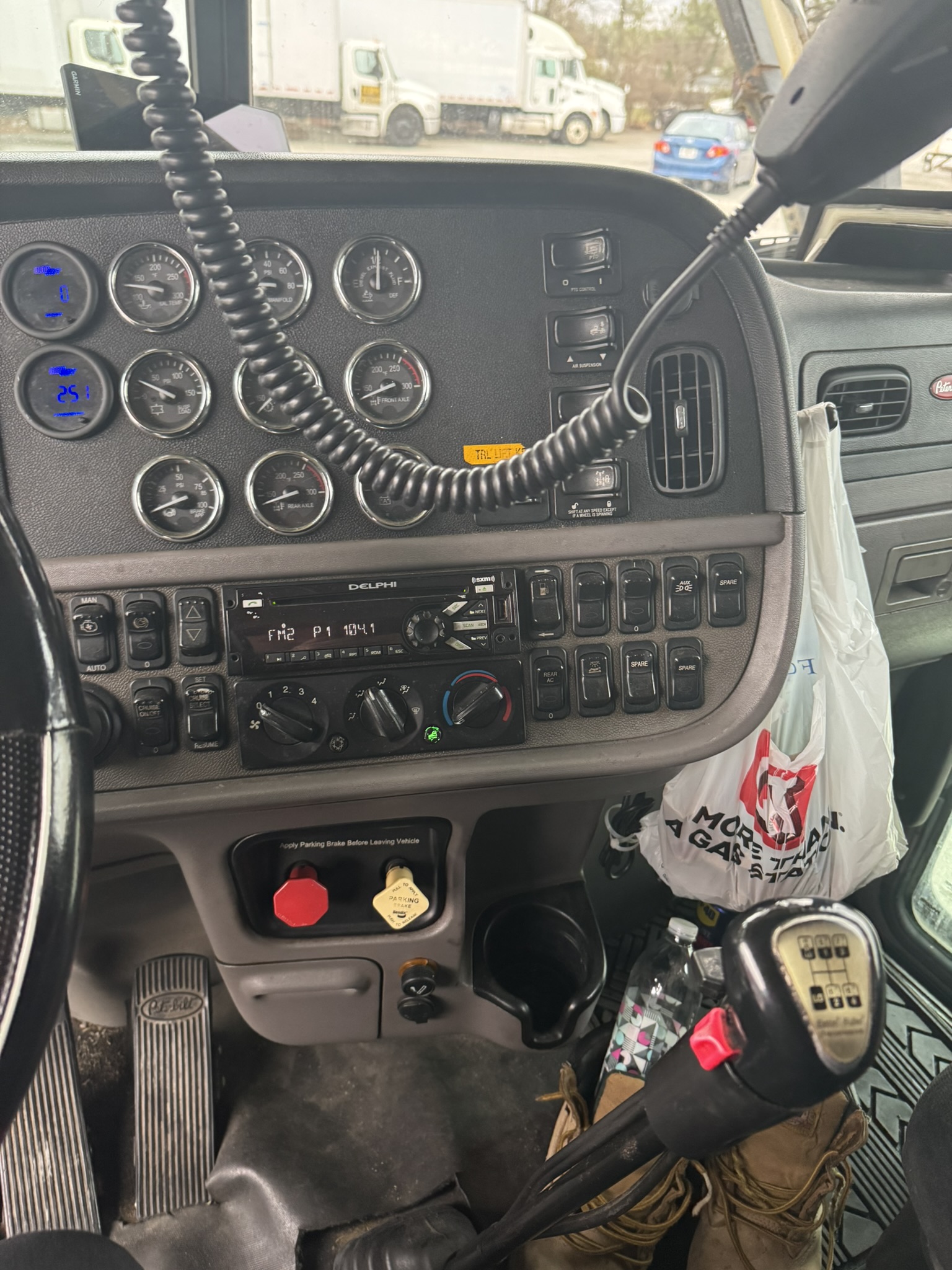 2014 PETERBILT 388 - Image 14