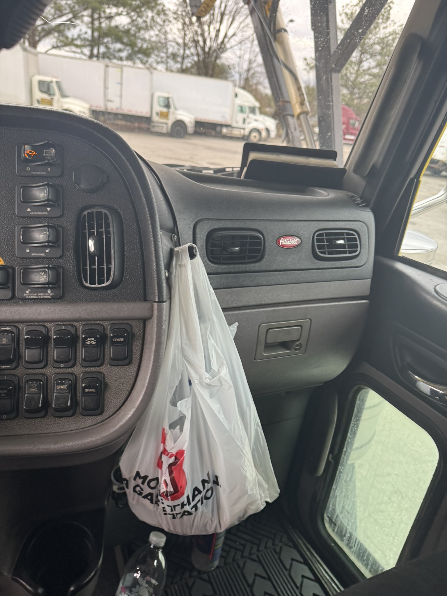 2014 PETERBILT 388 - Image 16