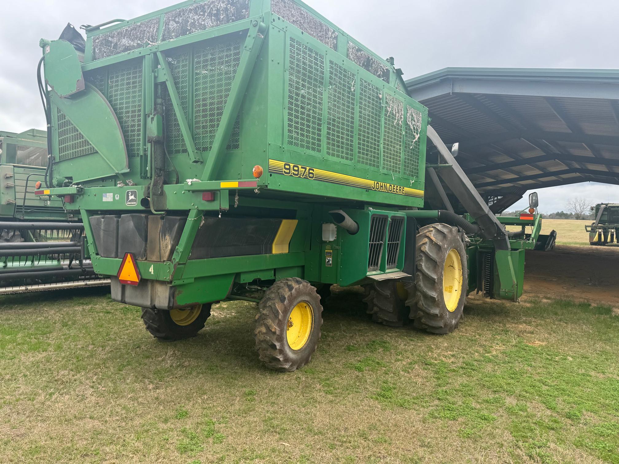 2001 JOHN DEERE 9976 - view 4 of 9