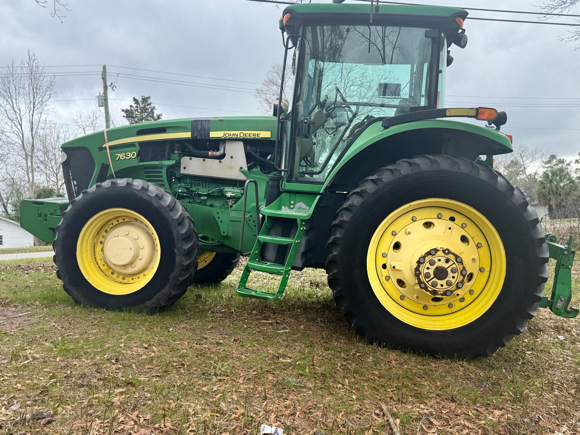 2010 JOHN DEERE 7630 - view 3 of 9