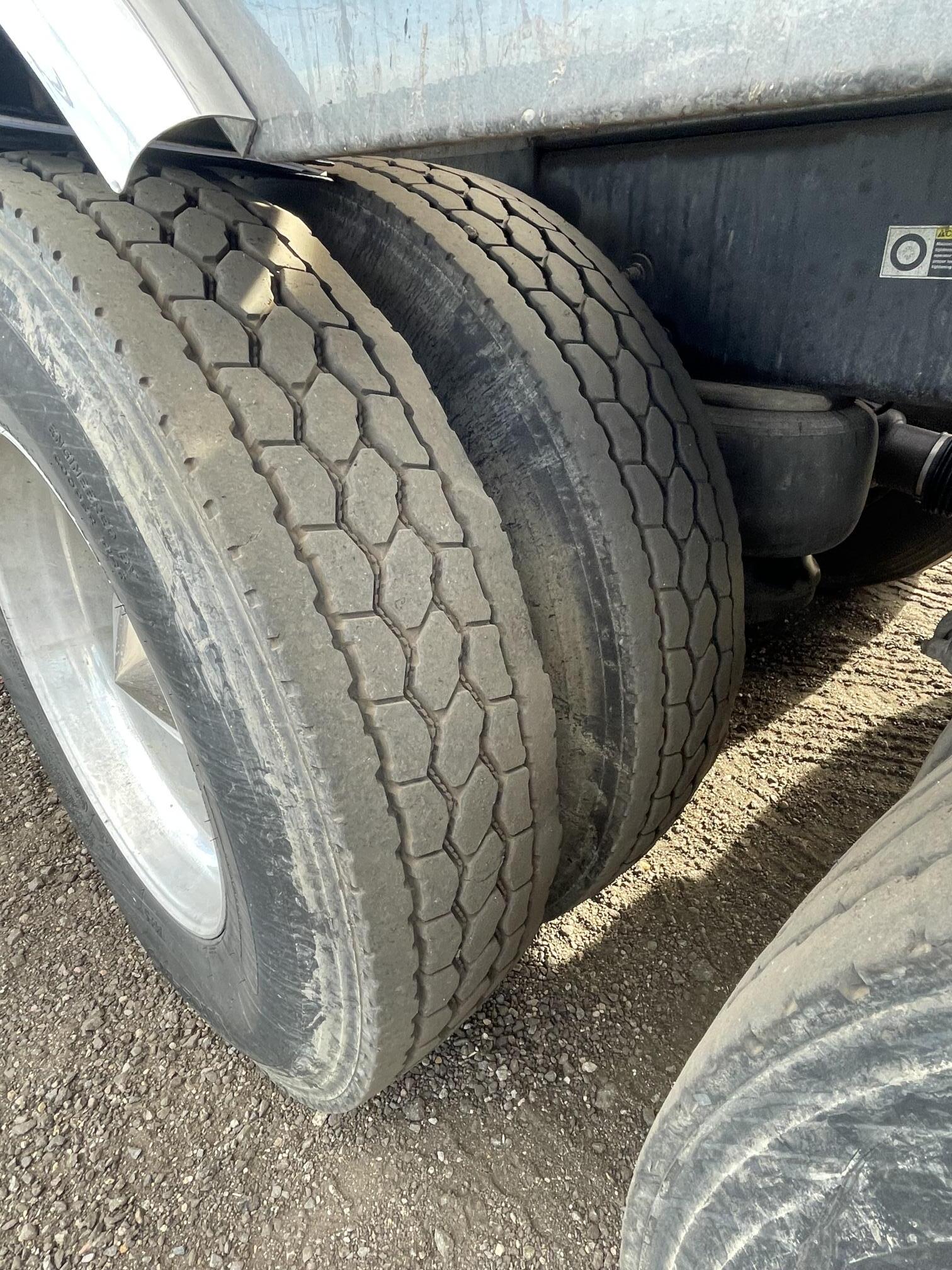 2012 PETERBILT 389 - Image 108