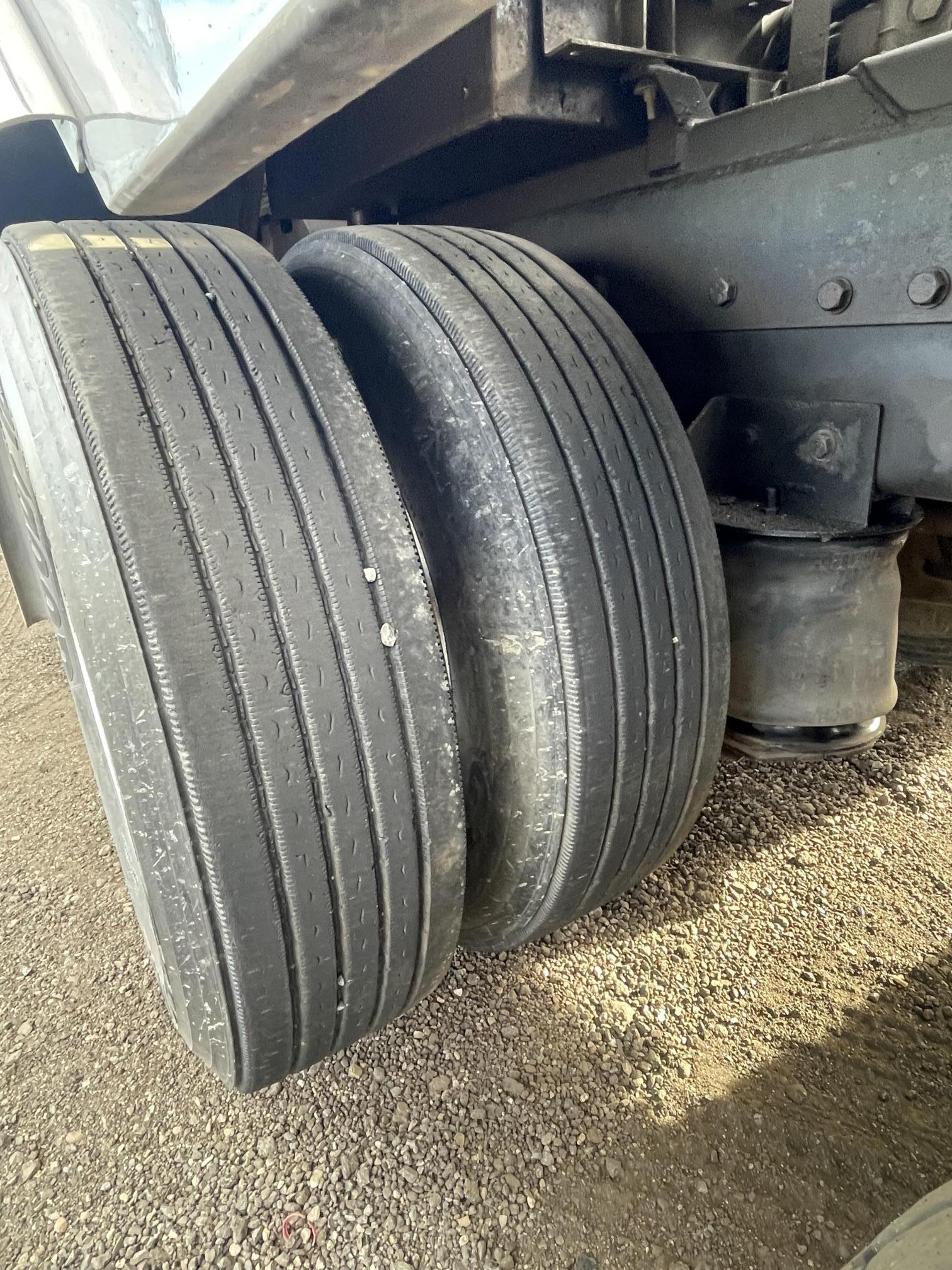 2012 PETERBILT 389 - Image 106