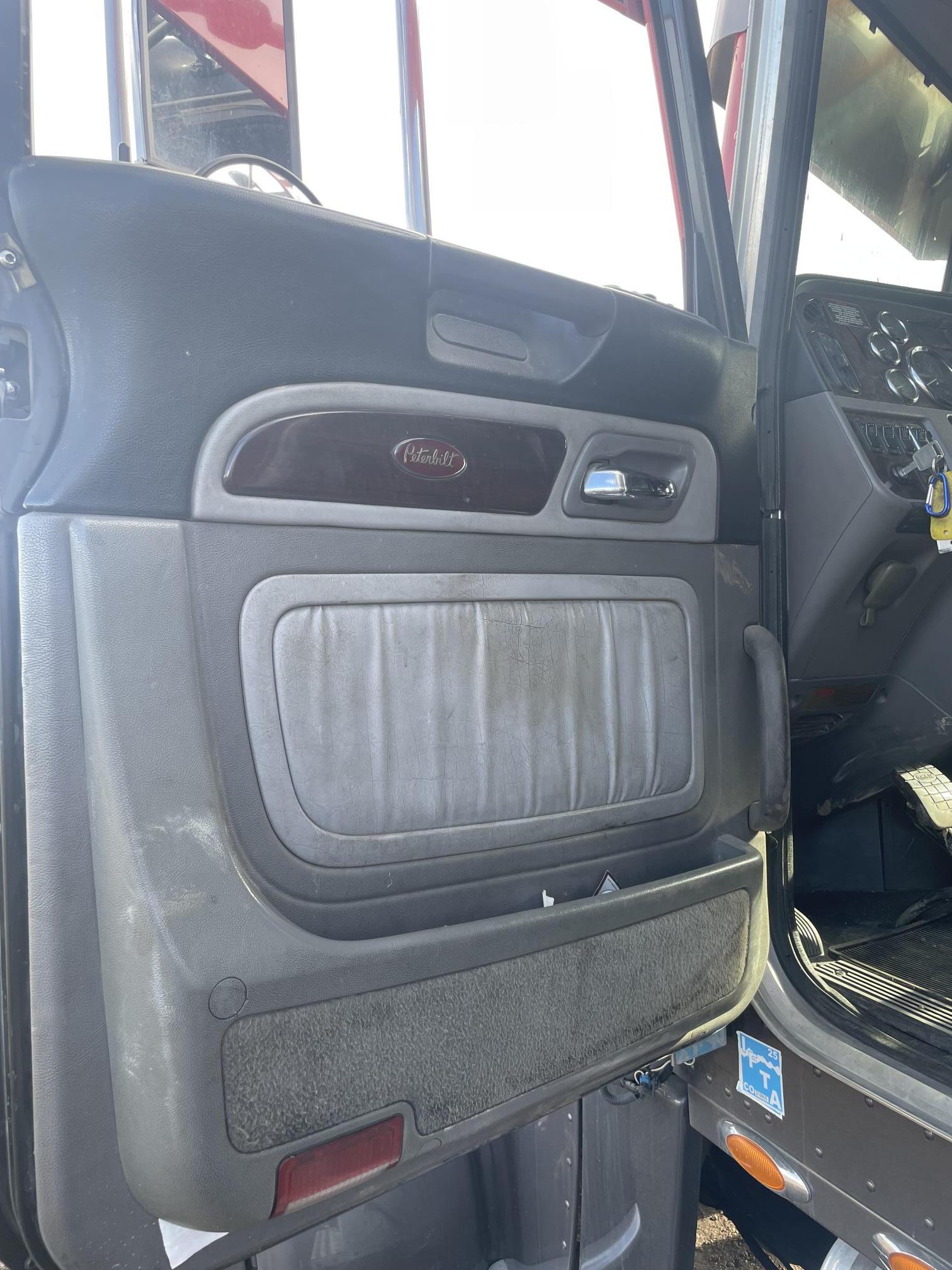 2012 PETERBILT 389 - Image 40