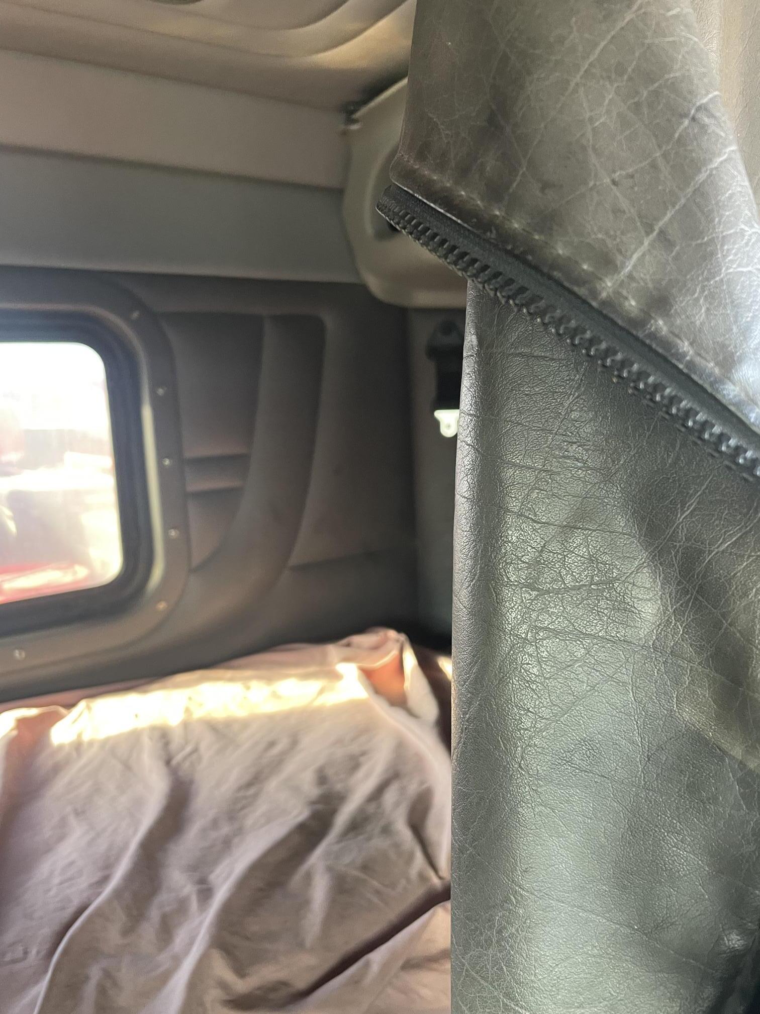 2012 PETERBILT 389 - Image 75