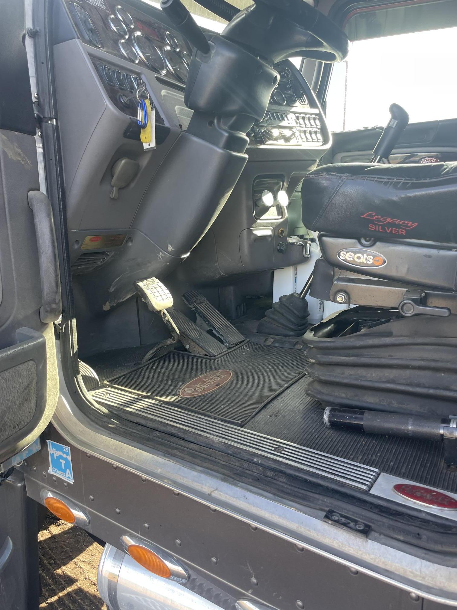 2012 PETERBILT 389 - Image 44