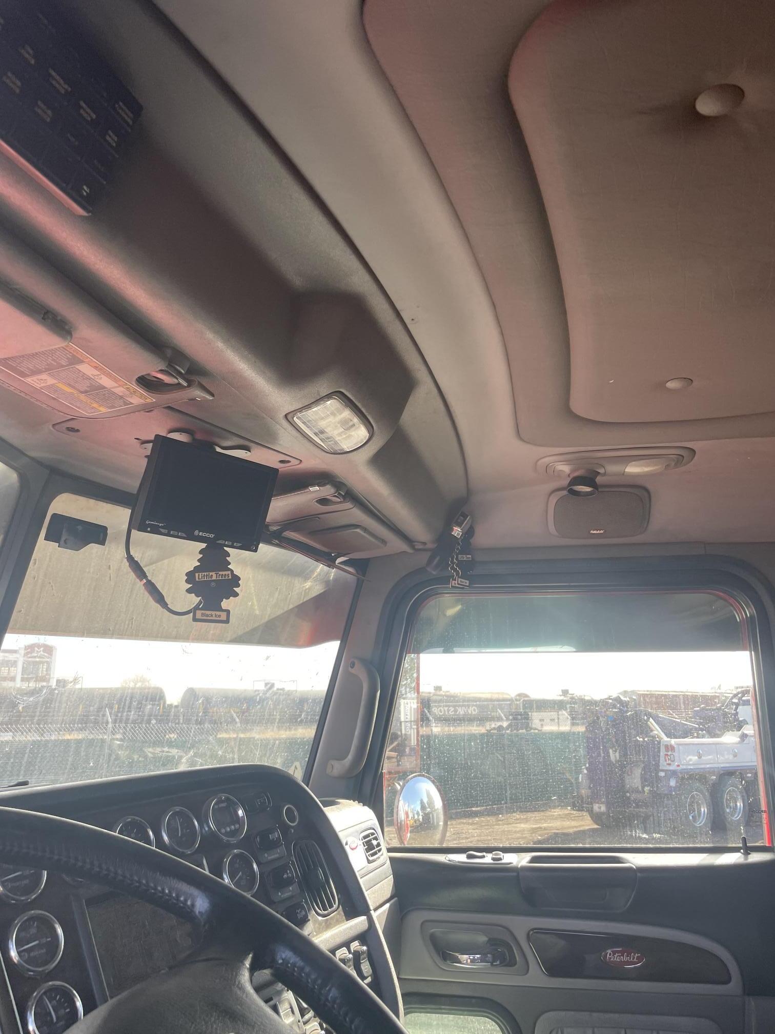 2012 PETERBILT 389 - Image 73