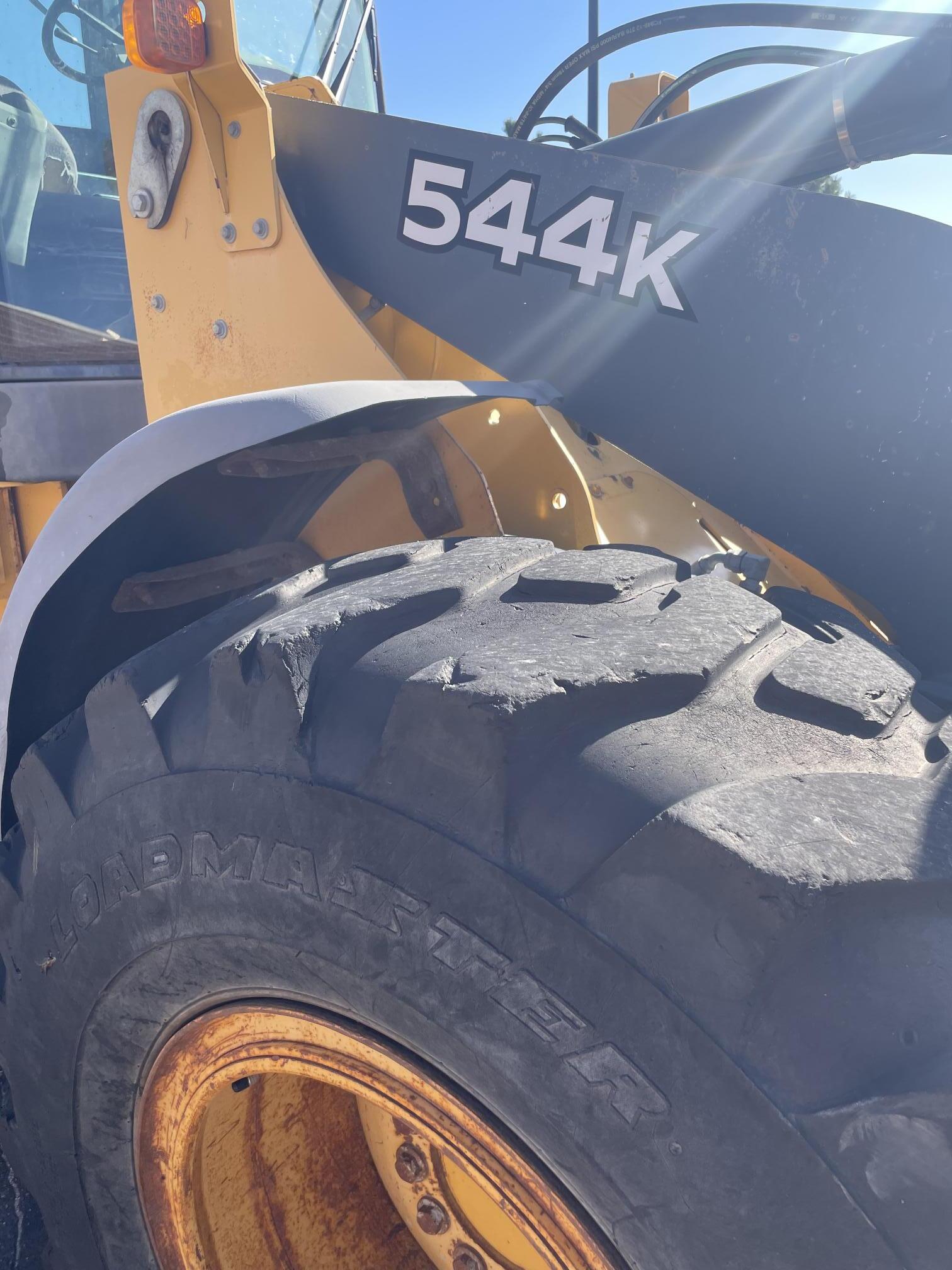 2011 DEERE 544K - Image 55