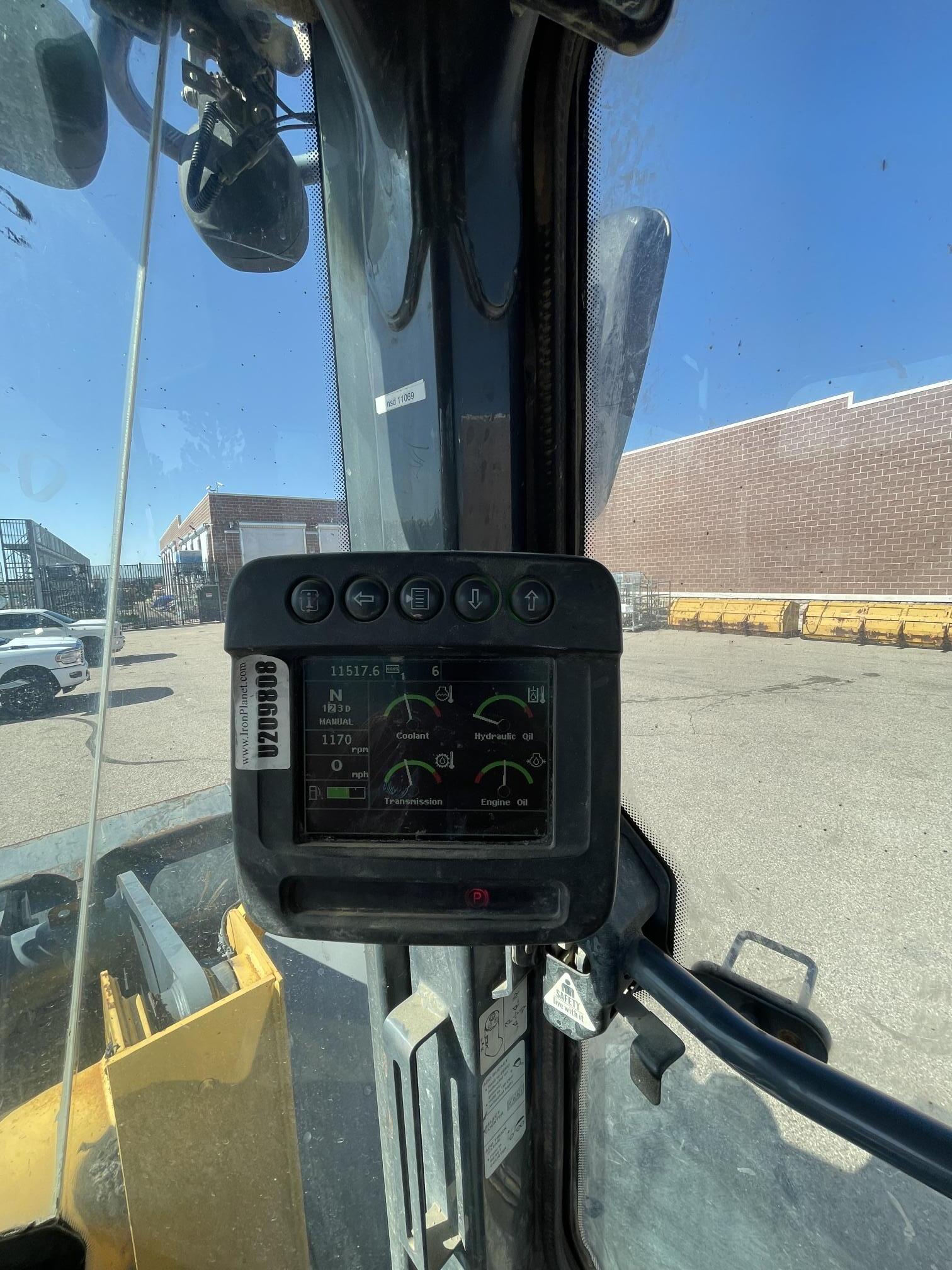 2011 DEERE 544K - Image 38