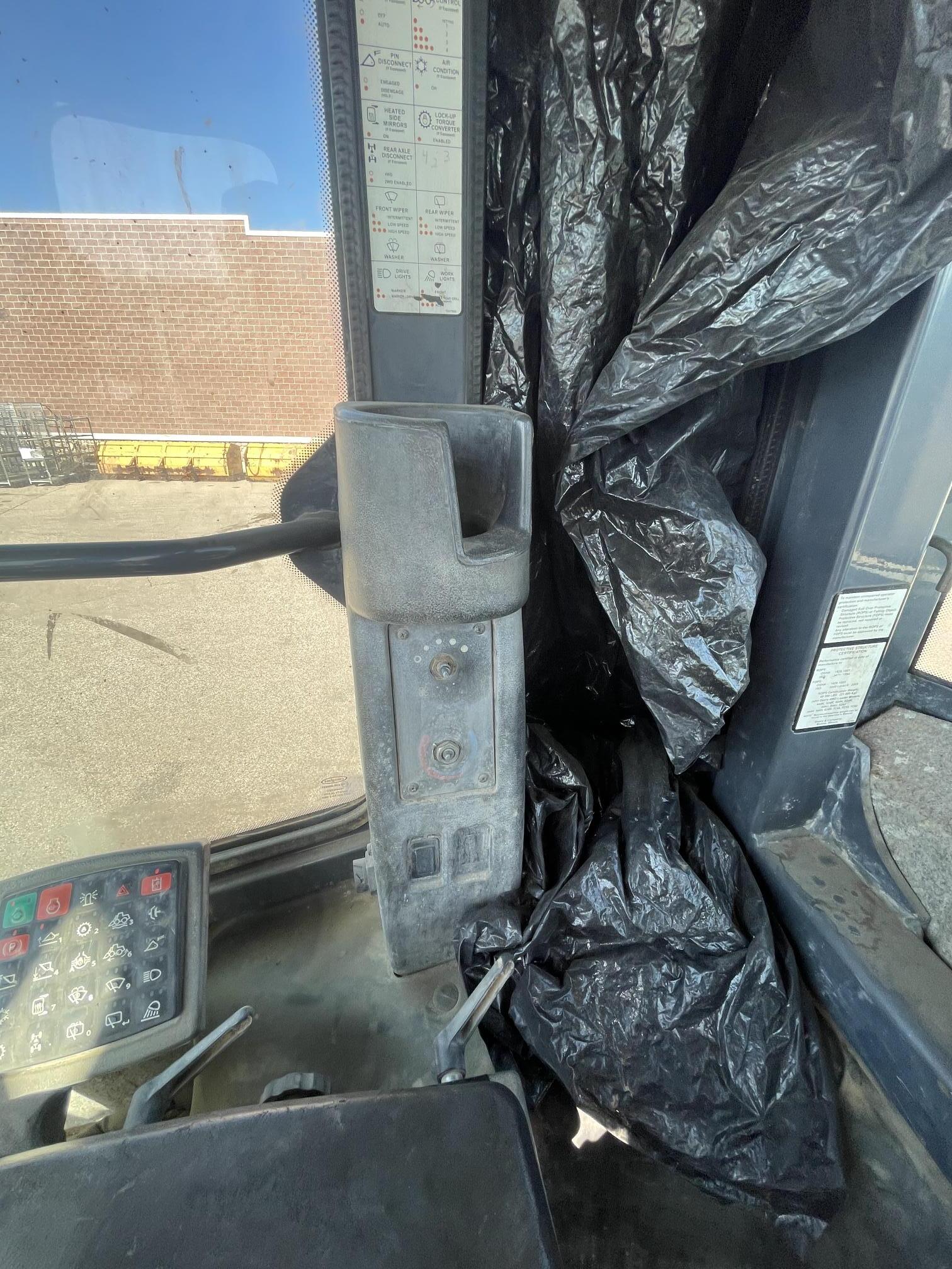 2011 DEERE 544K - Image 36