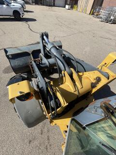 2011 DEERE 544K - Image 40