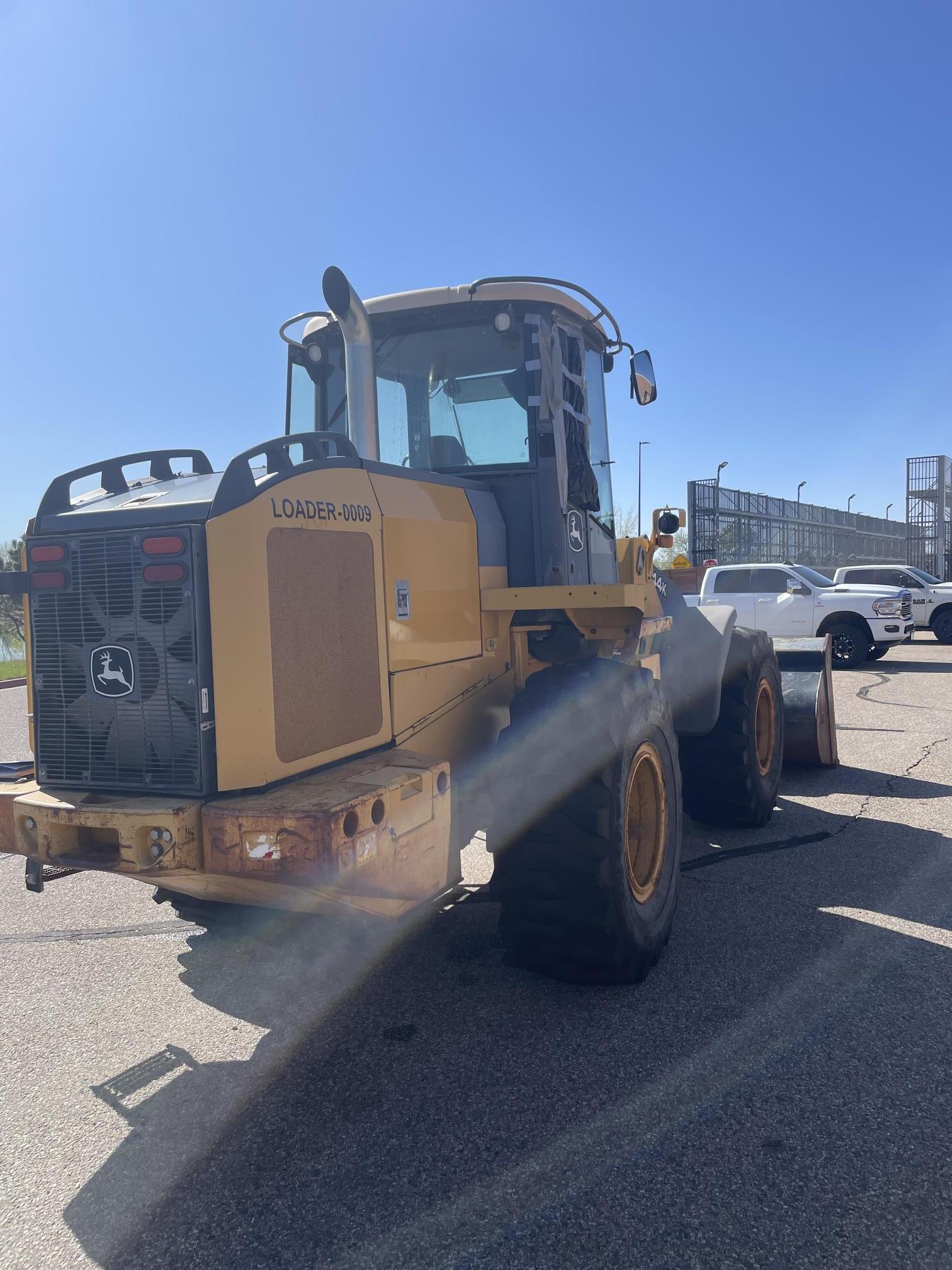 2011 DEERE 544K - Image 16