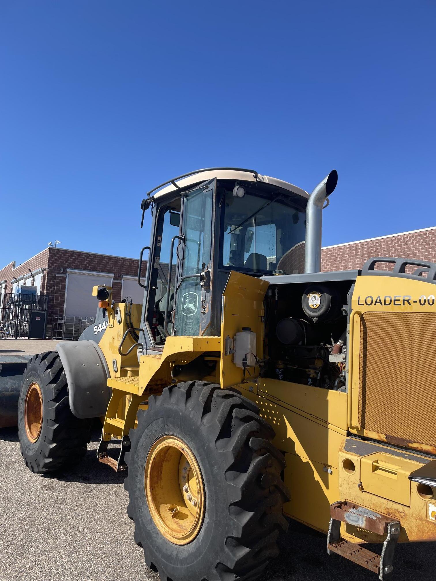2011 DEERE 544K - view 12 of 62