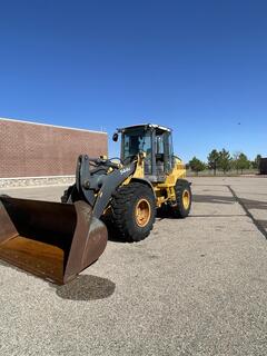 2011 DEERE 544K - Image 4