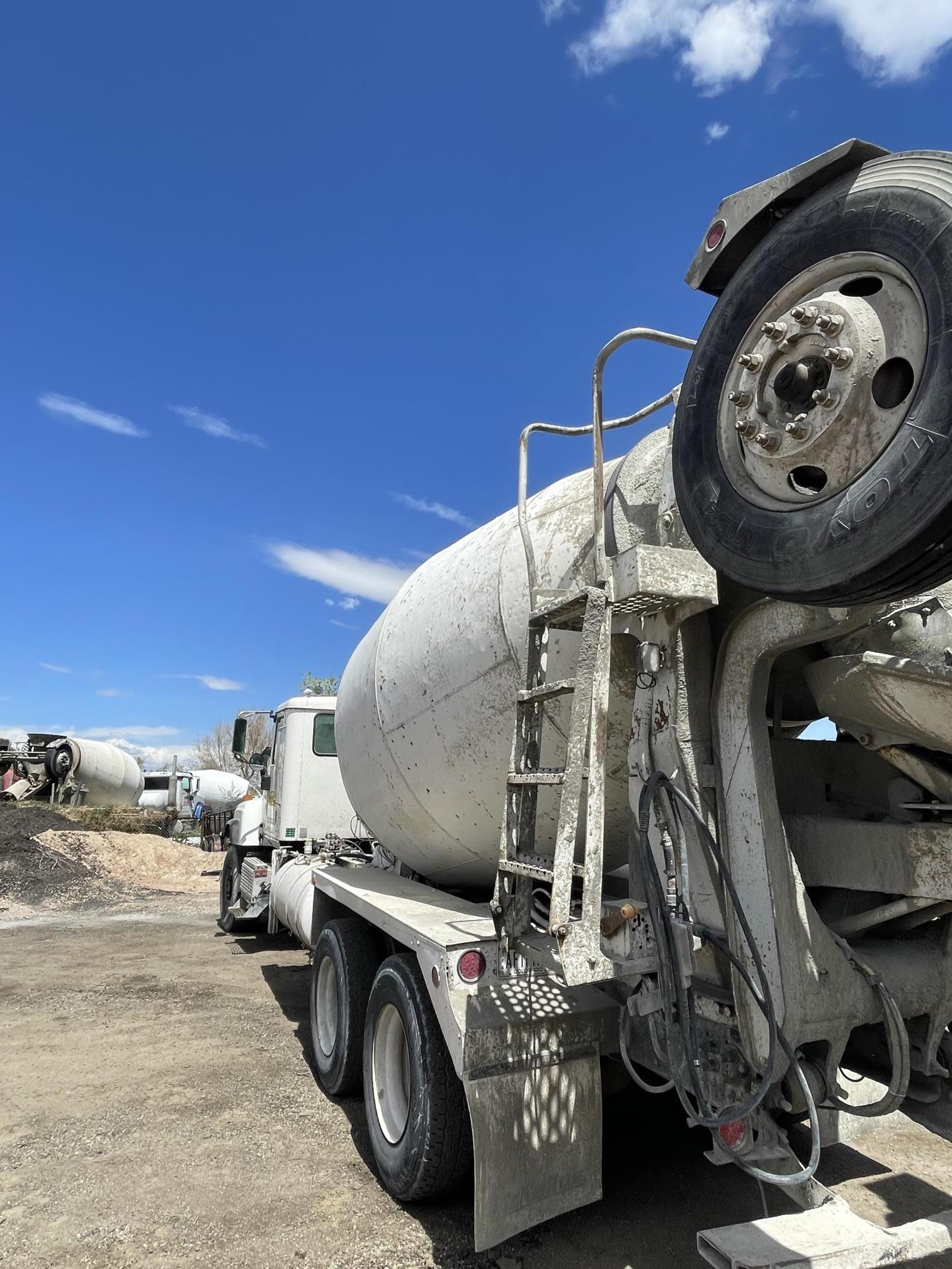 2001 INTERNATIONAL DF557 - view 4 of 30