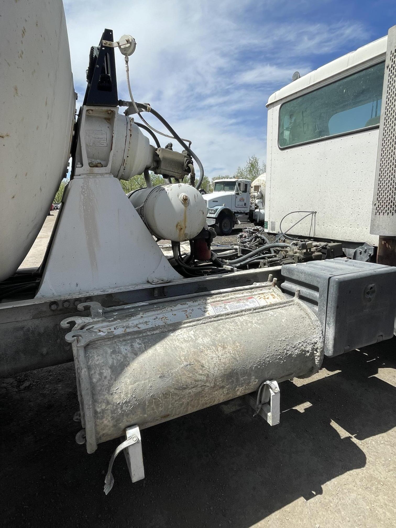 2001 INTERNATIONAL DF557 - Image 24