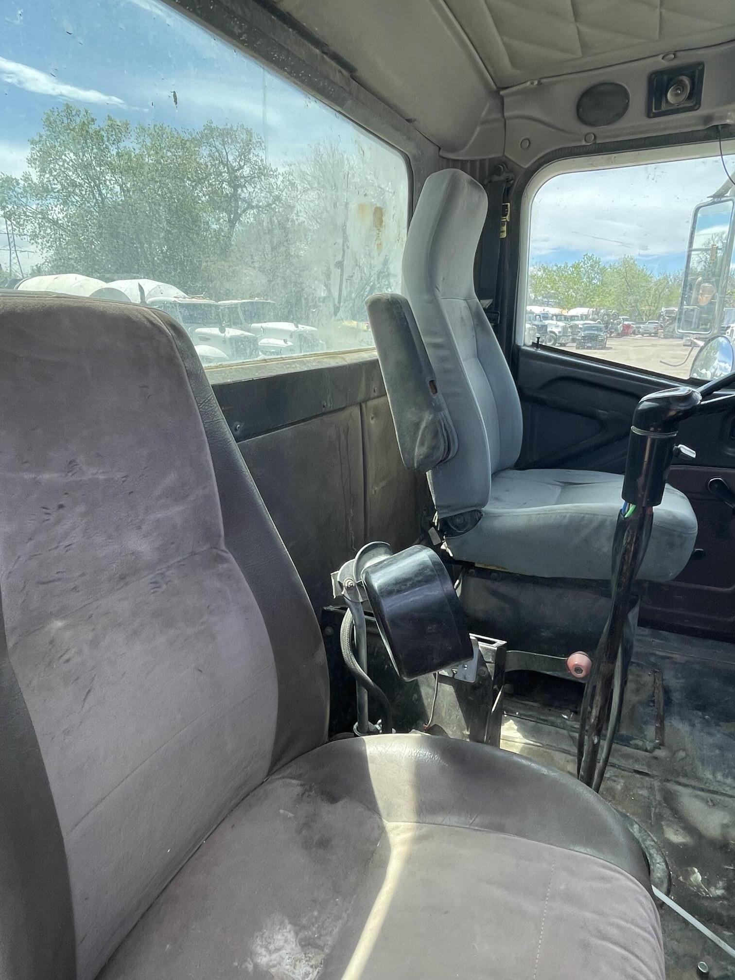 2001 INTERNATIONAL DF557 - Image 22