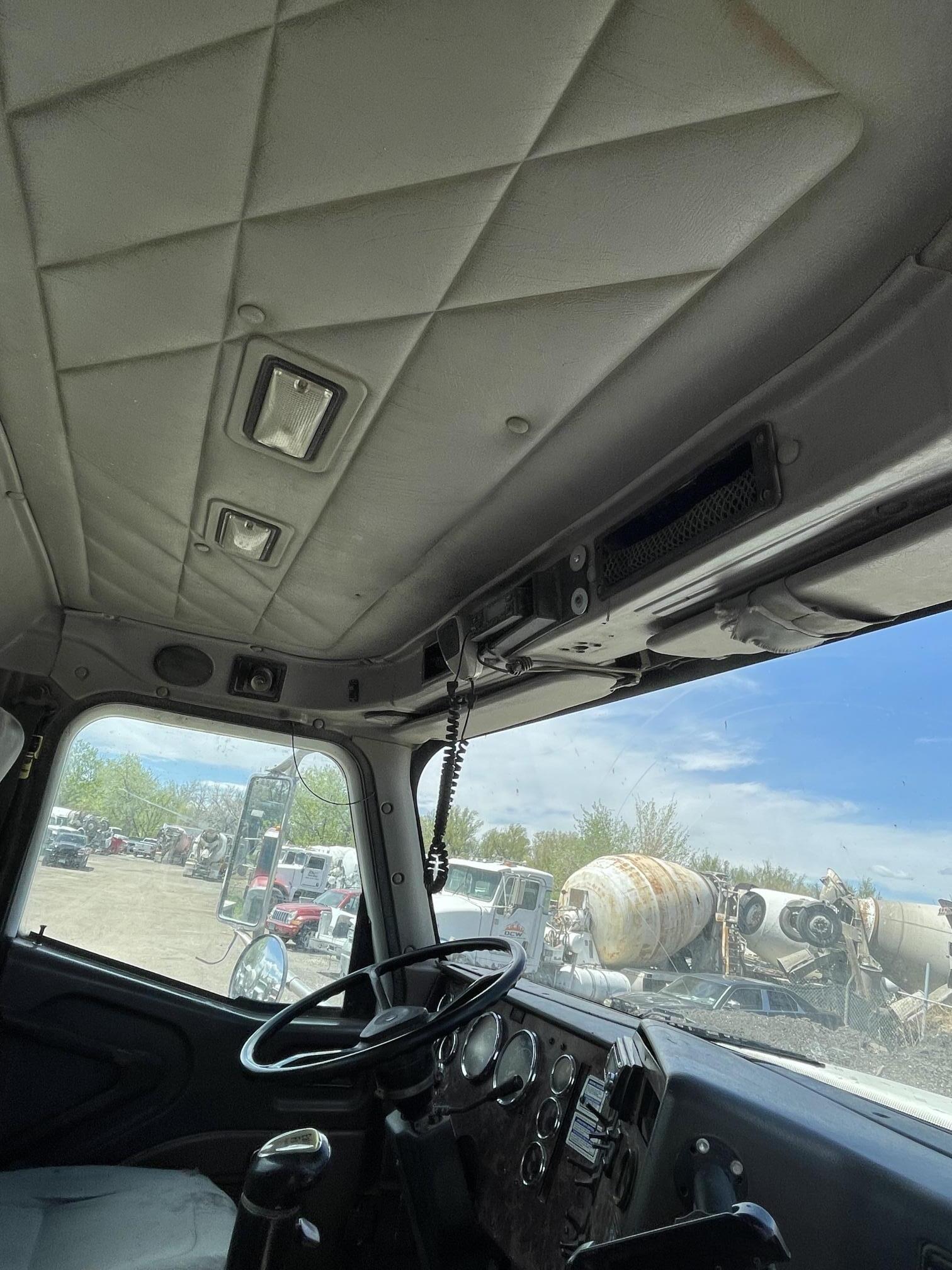 2001 INTERNATIONAL DF557 - view 20 of 30