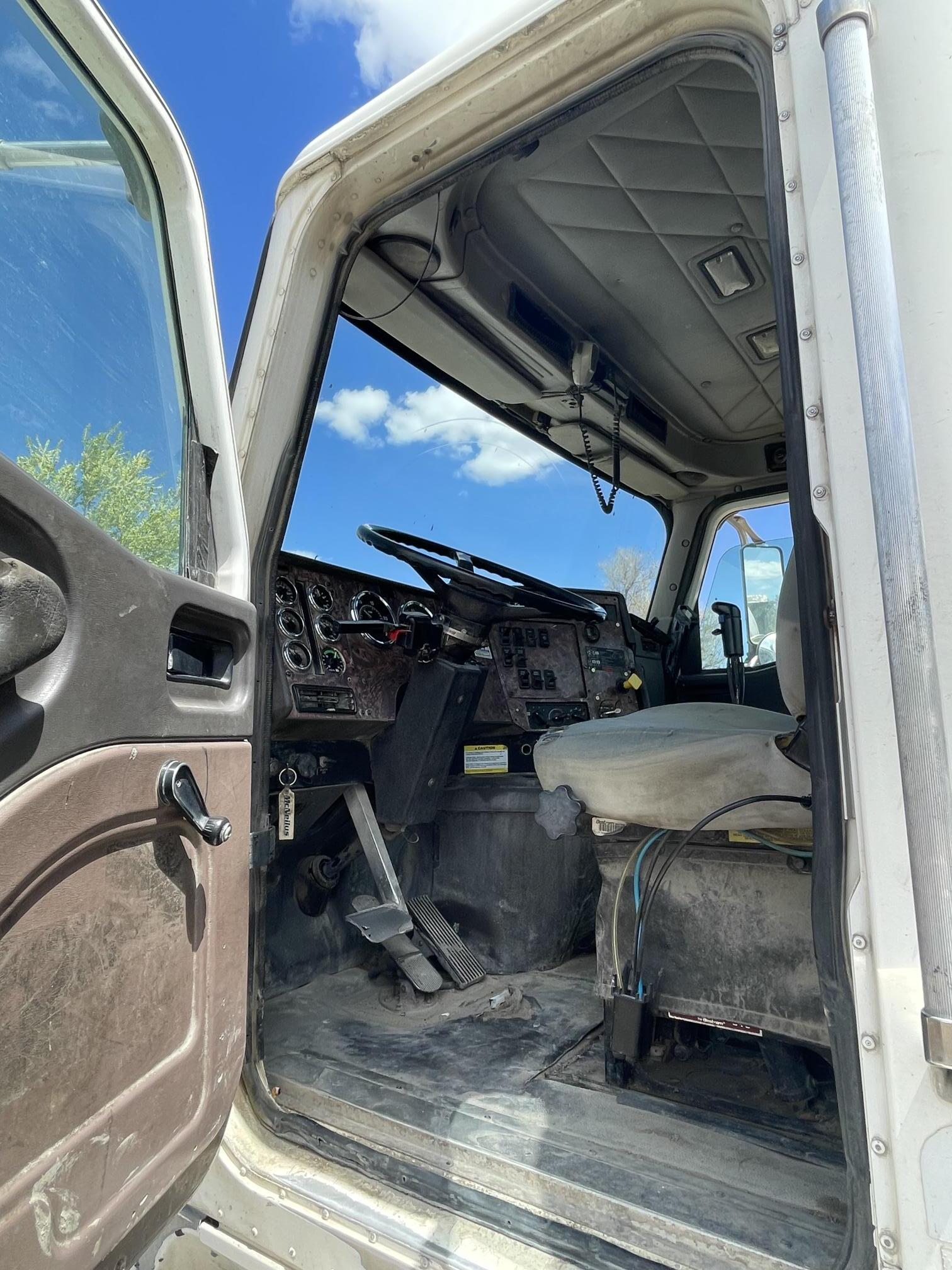 2001 INTERNATIONAL DF557 - Image 7