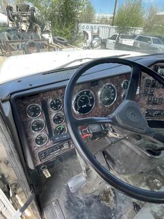 2001 INTERNATIONAL DF557 - Image 8