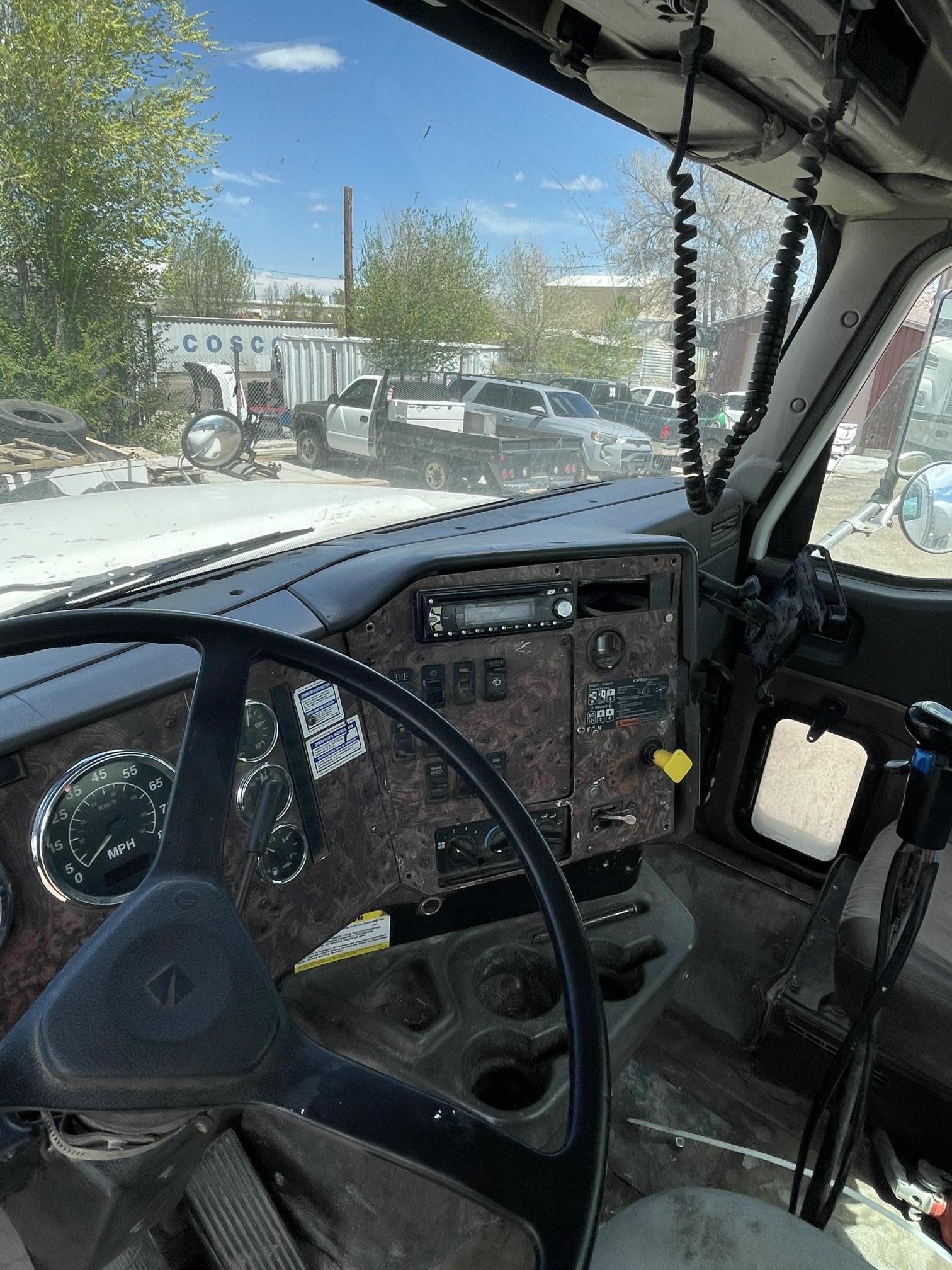 2001 INTERNATIONAL DF557 - view 9 of 30