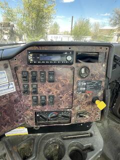 2001 INTERNATIONAL DF557 - Image 12