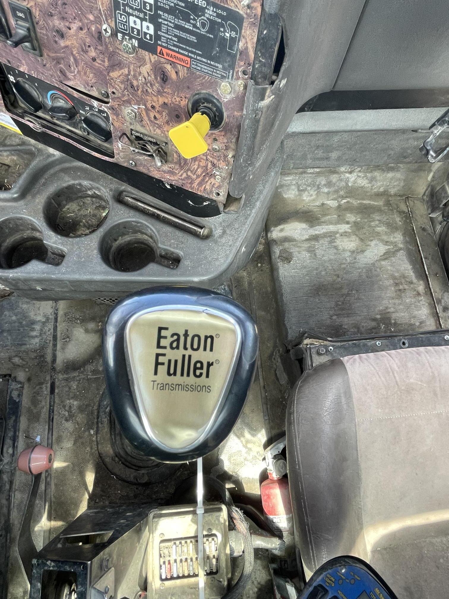 2001 INTERNATIONAL DF557 - Image 14