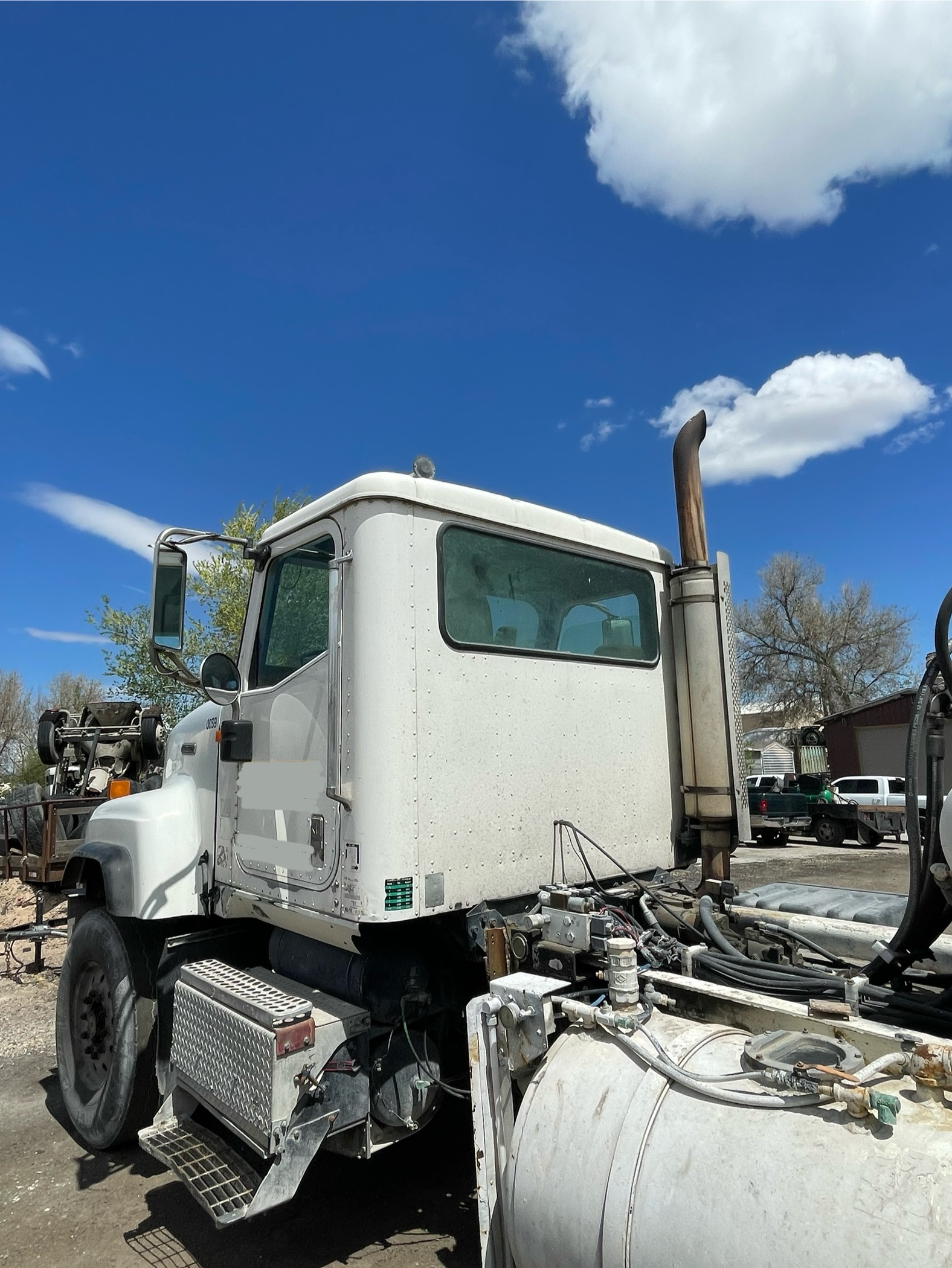 2001 INTERNATIONAL DF557 - Image 6