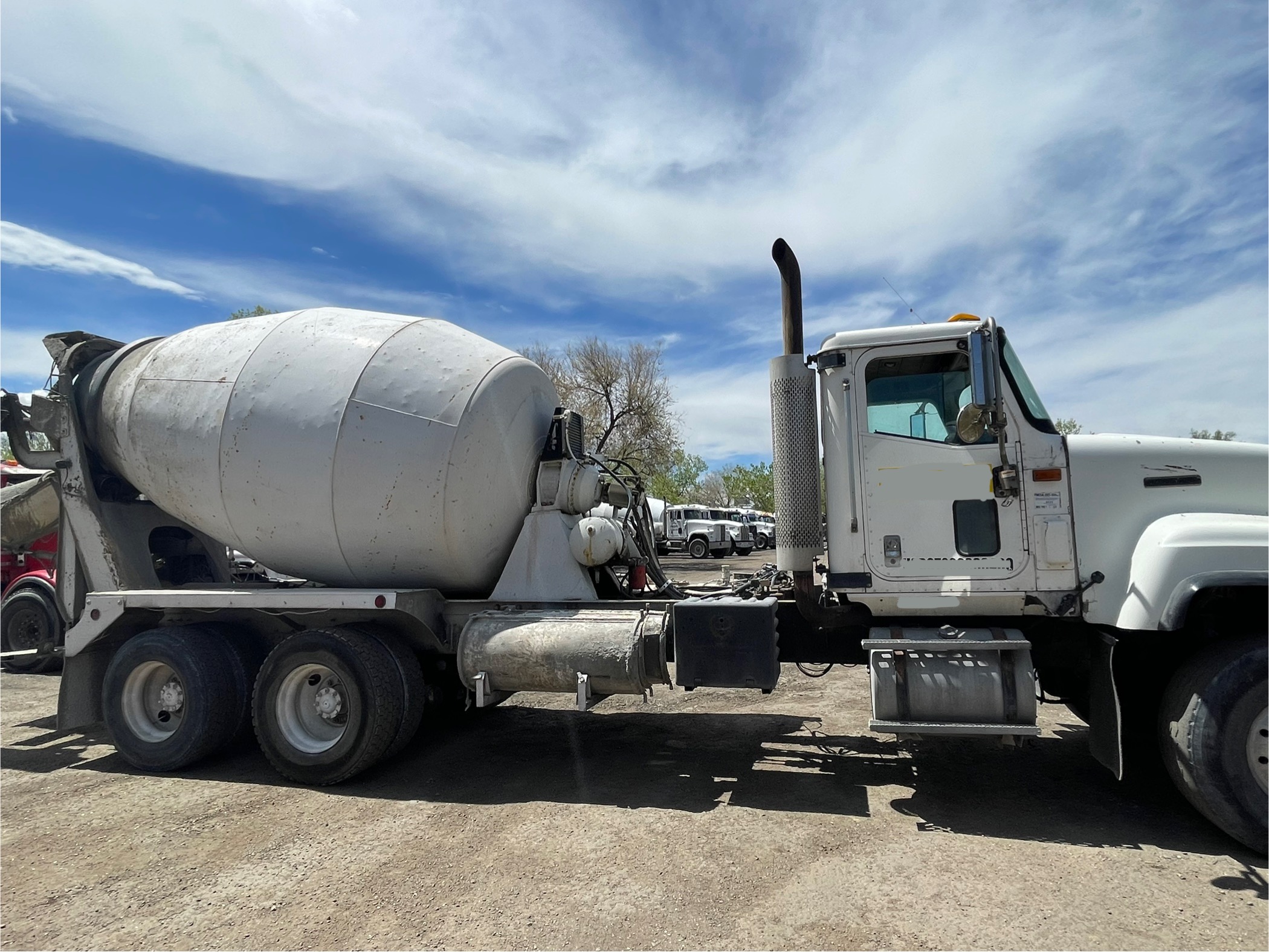 2001 INTERNATIONAL DF557 - Image 3