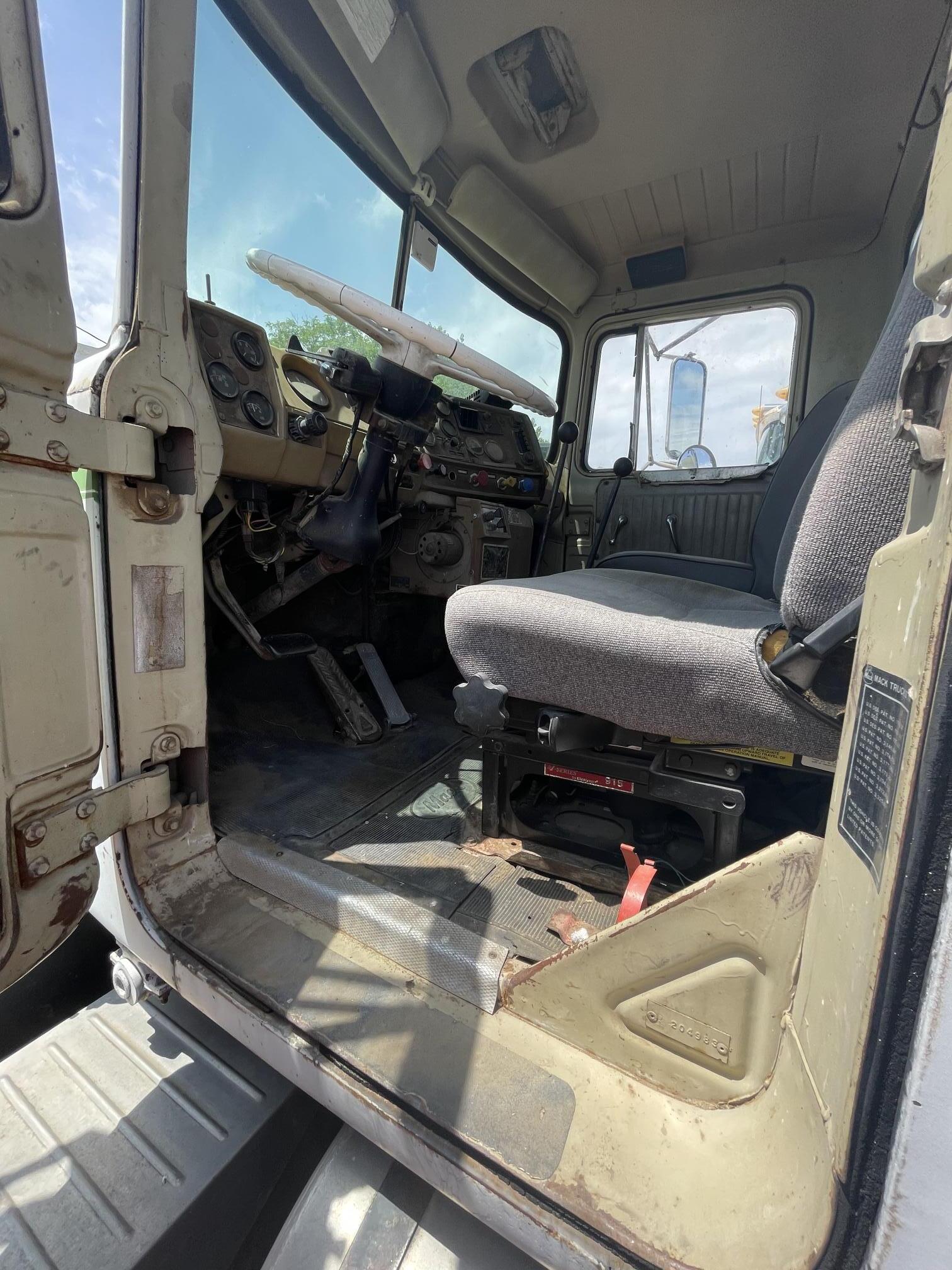 1982 FINN T330 - Image 28