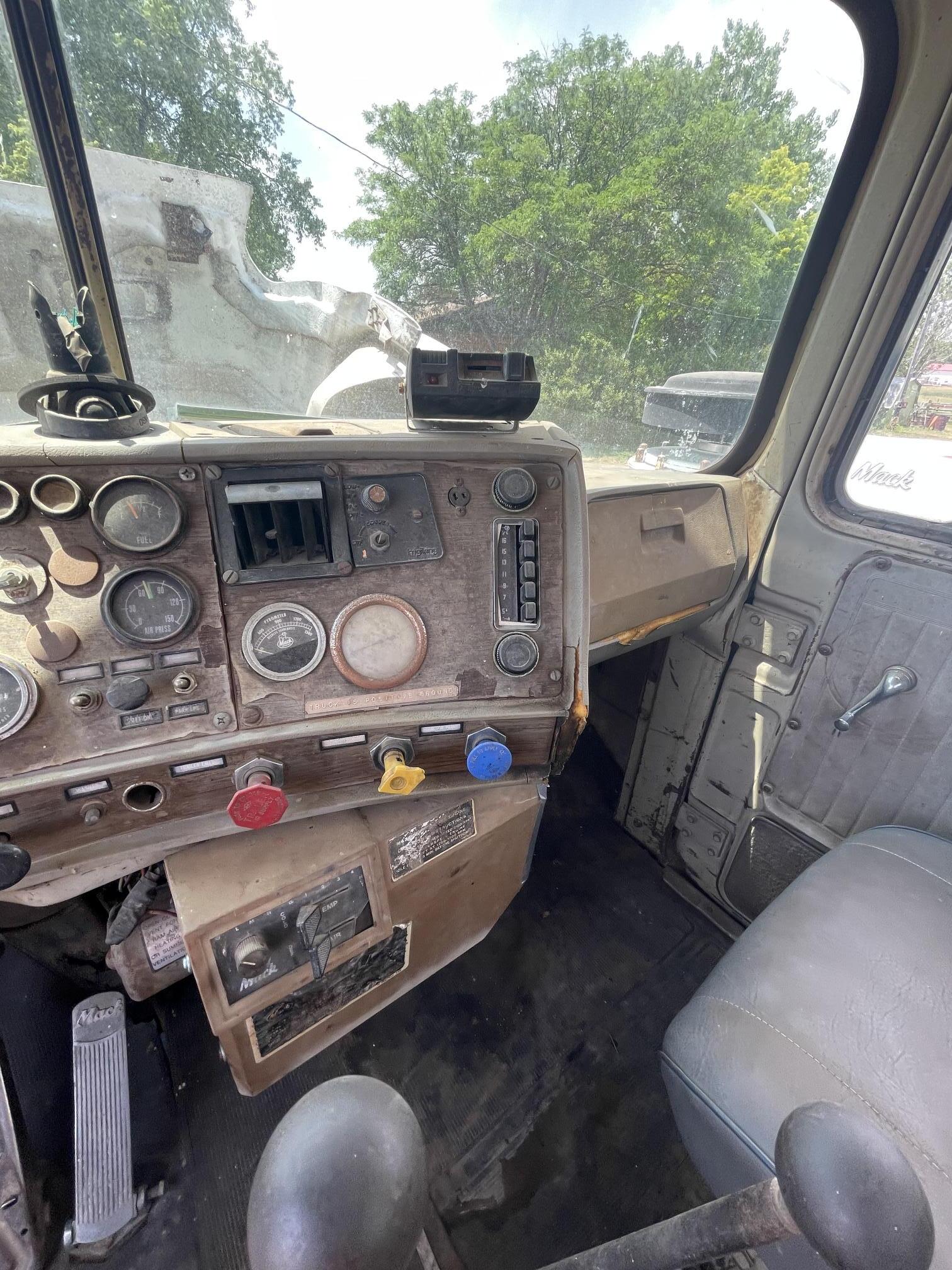 1982 FINN T330 - Image 48