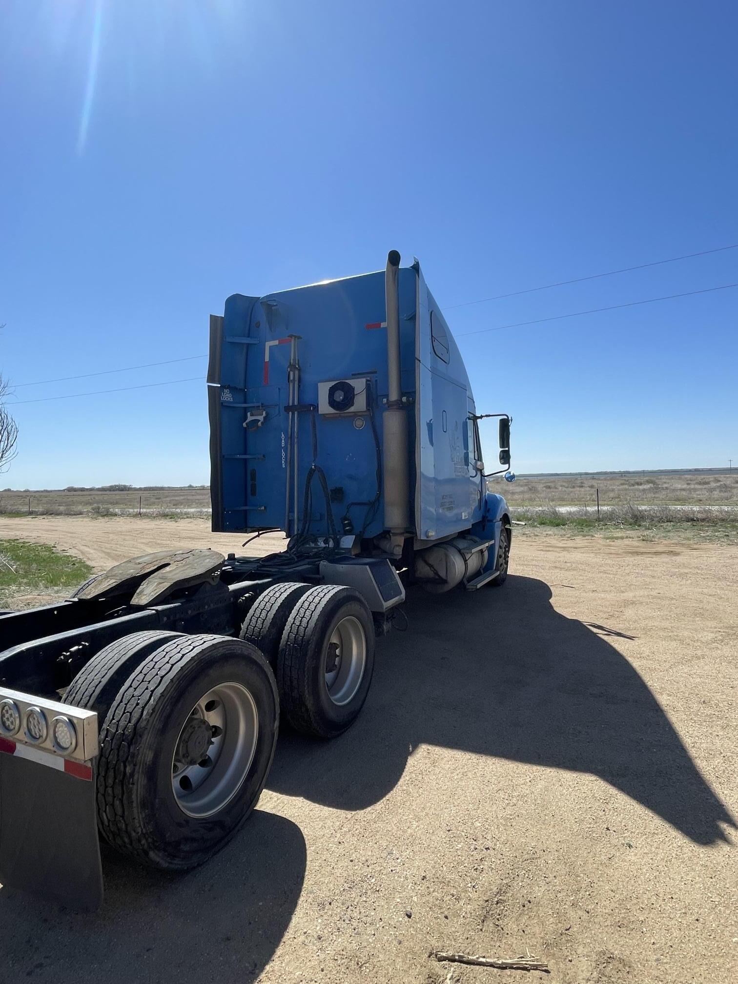 2007 FREIGHTLINER Columbia - view 14 of 87
