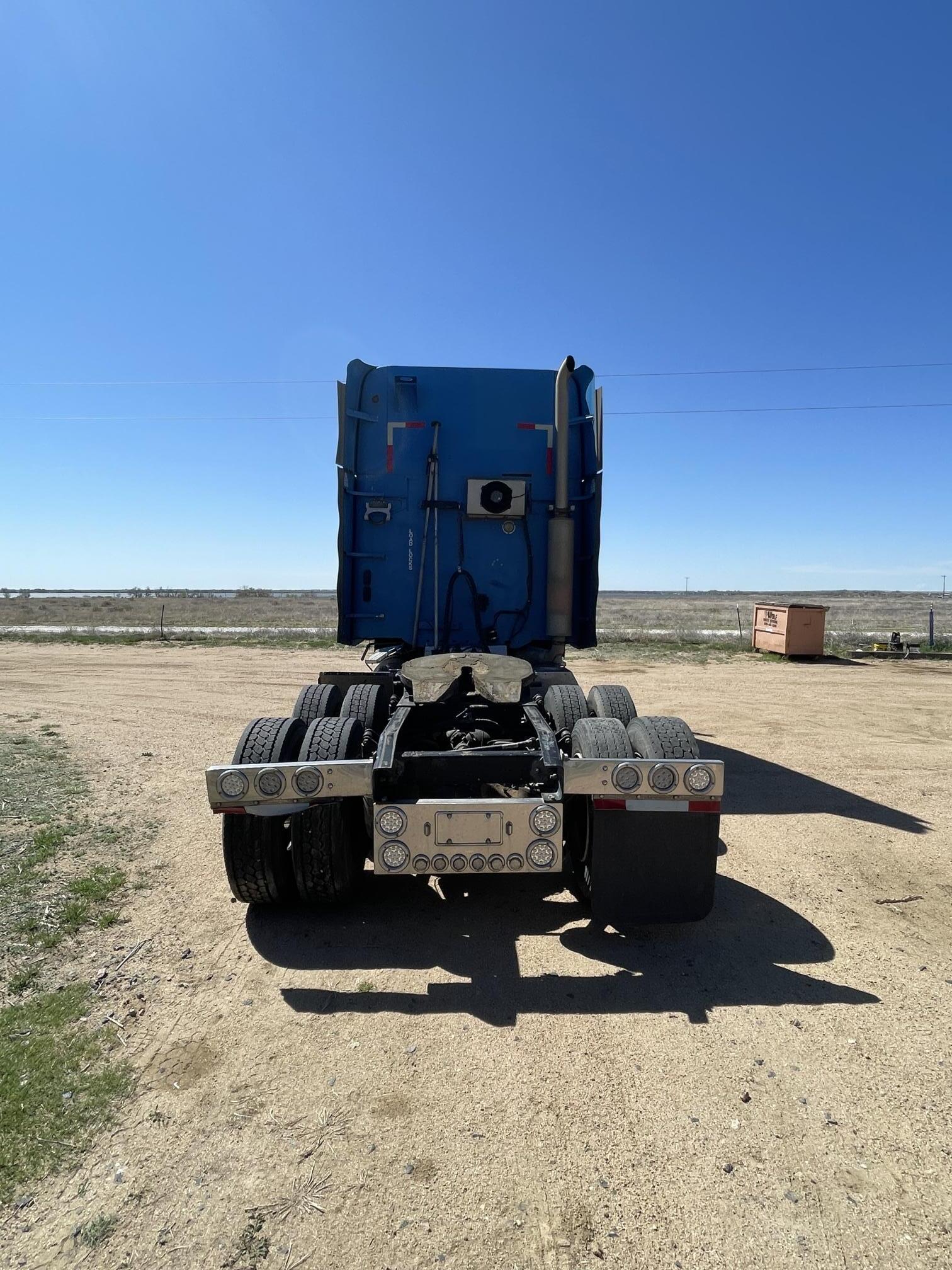 2007 FREIGHTLINER Columbia - view 10 of 87