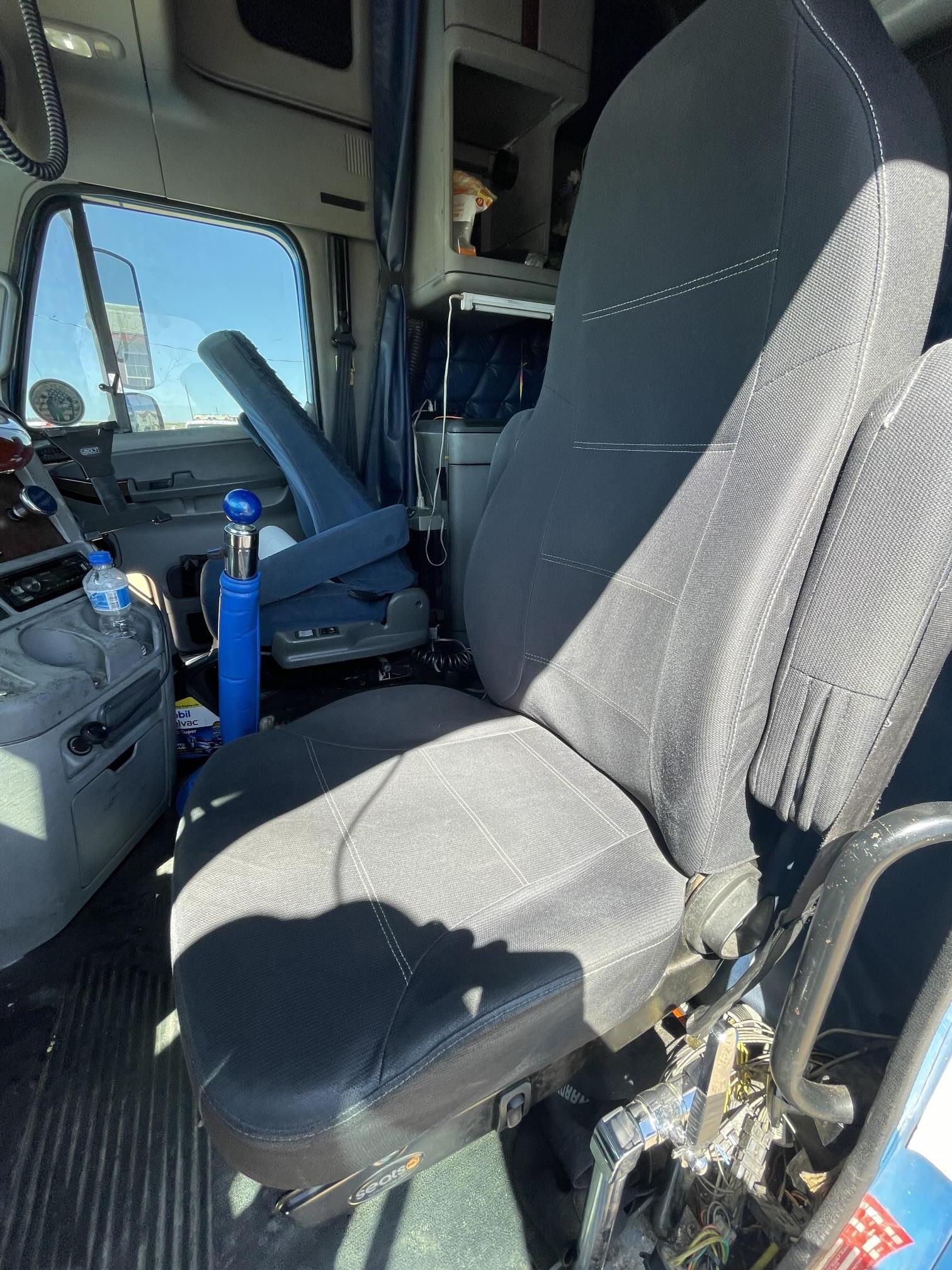 2007 FREIGHTLINER Columbia - view 19 of 87