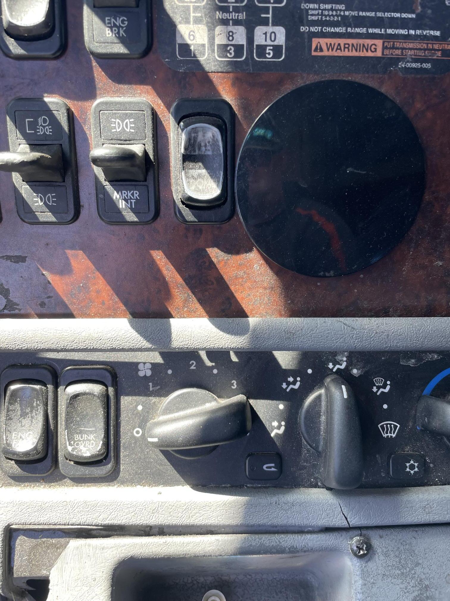 2007 FREIGHTLINER Columbia - Image 23