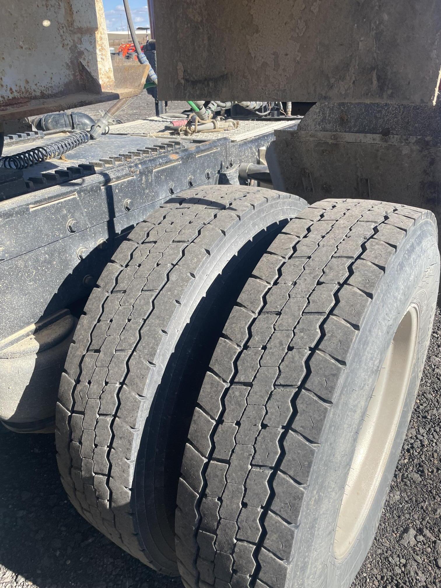 1989 PETERBILT 379 - Image 96