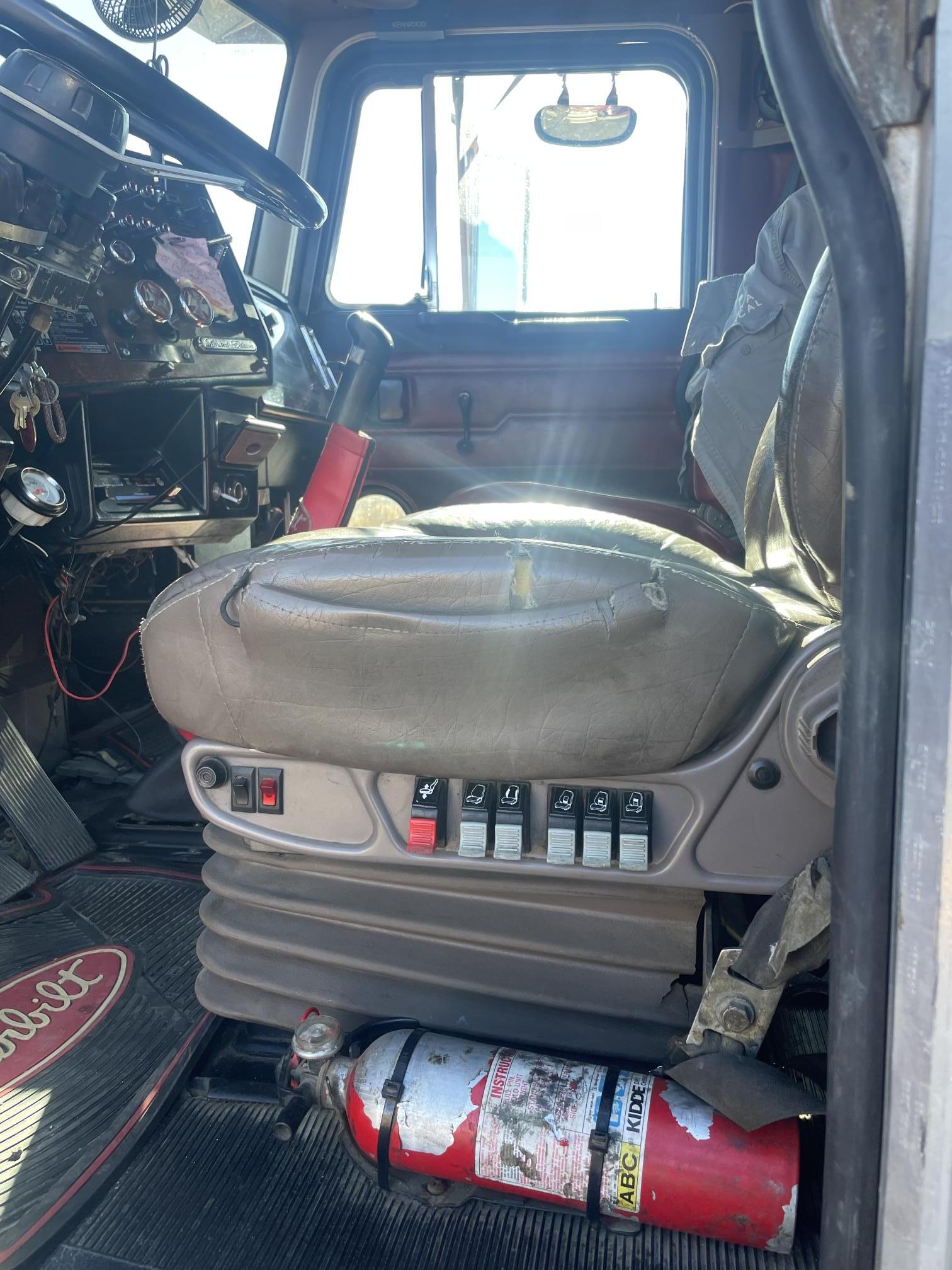 1989 PETERBILT 379 - Image 32