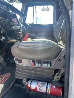 1989 PETERBILT 379 - Image 32