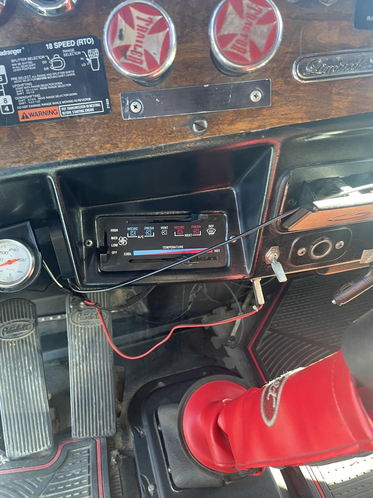 1989 PETERBILT 379 - Image 40