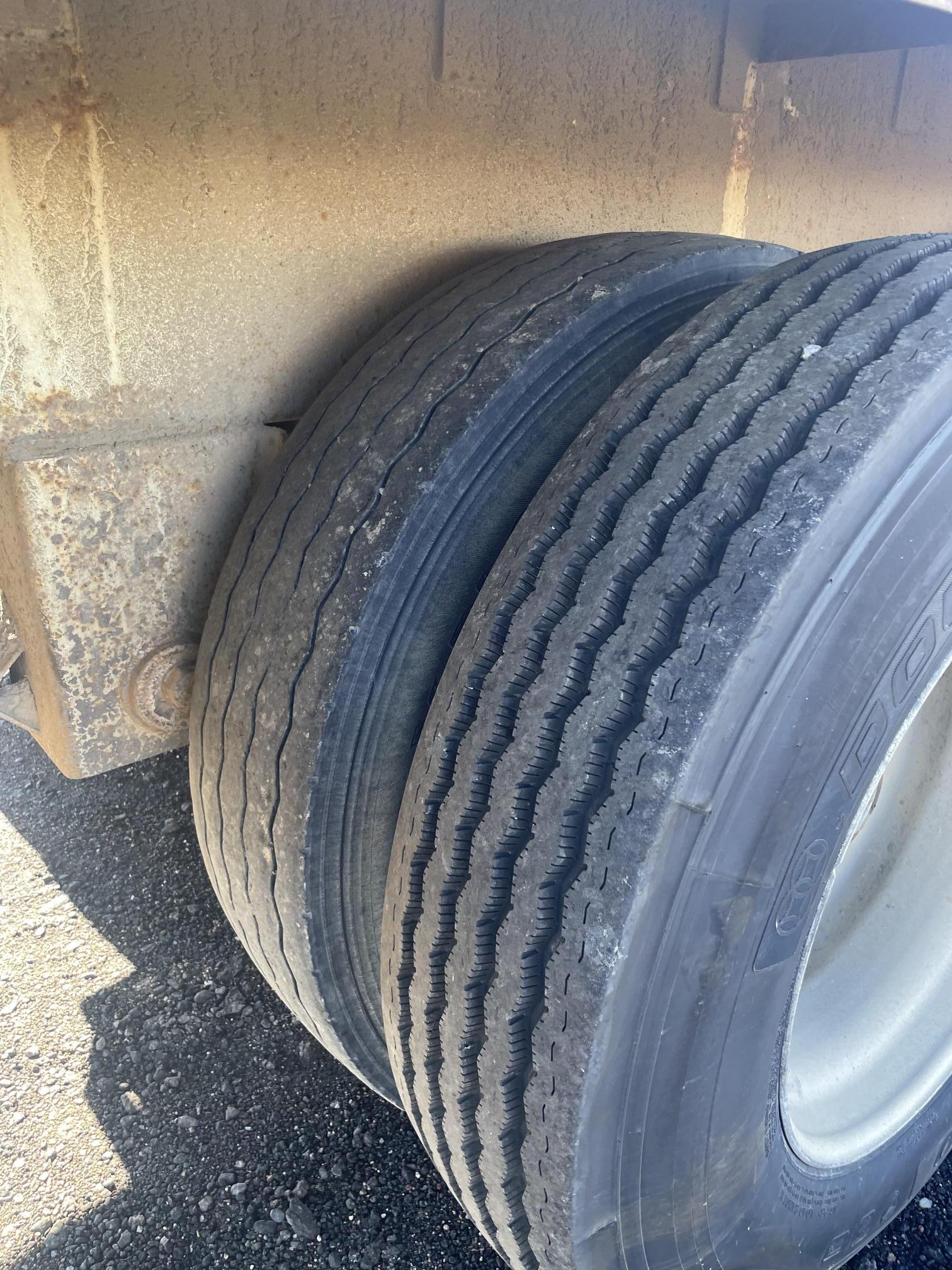 1989 PETERBILT 379 - Image 102