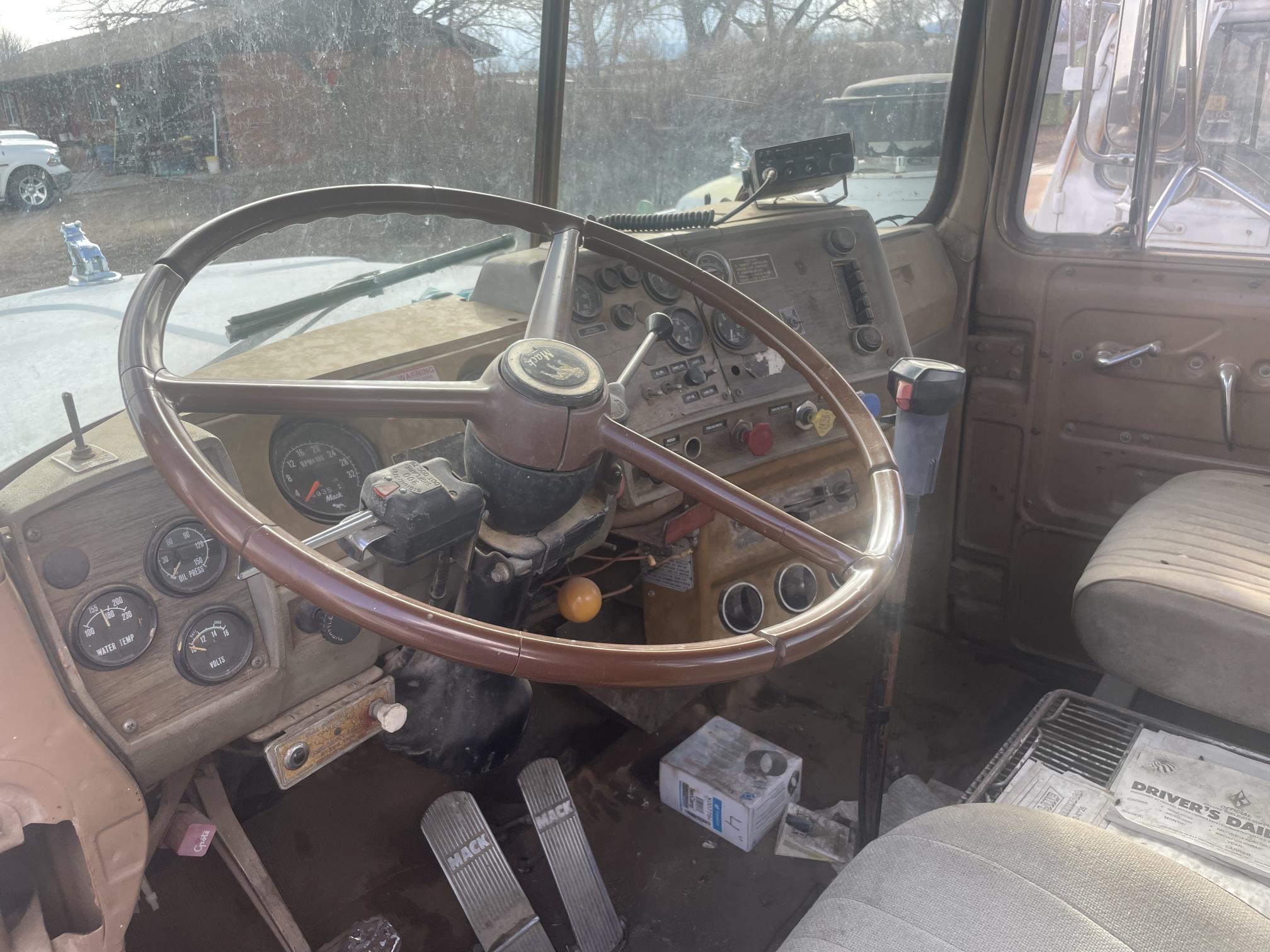 1978 MACK RS600L - Image 19