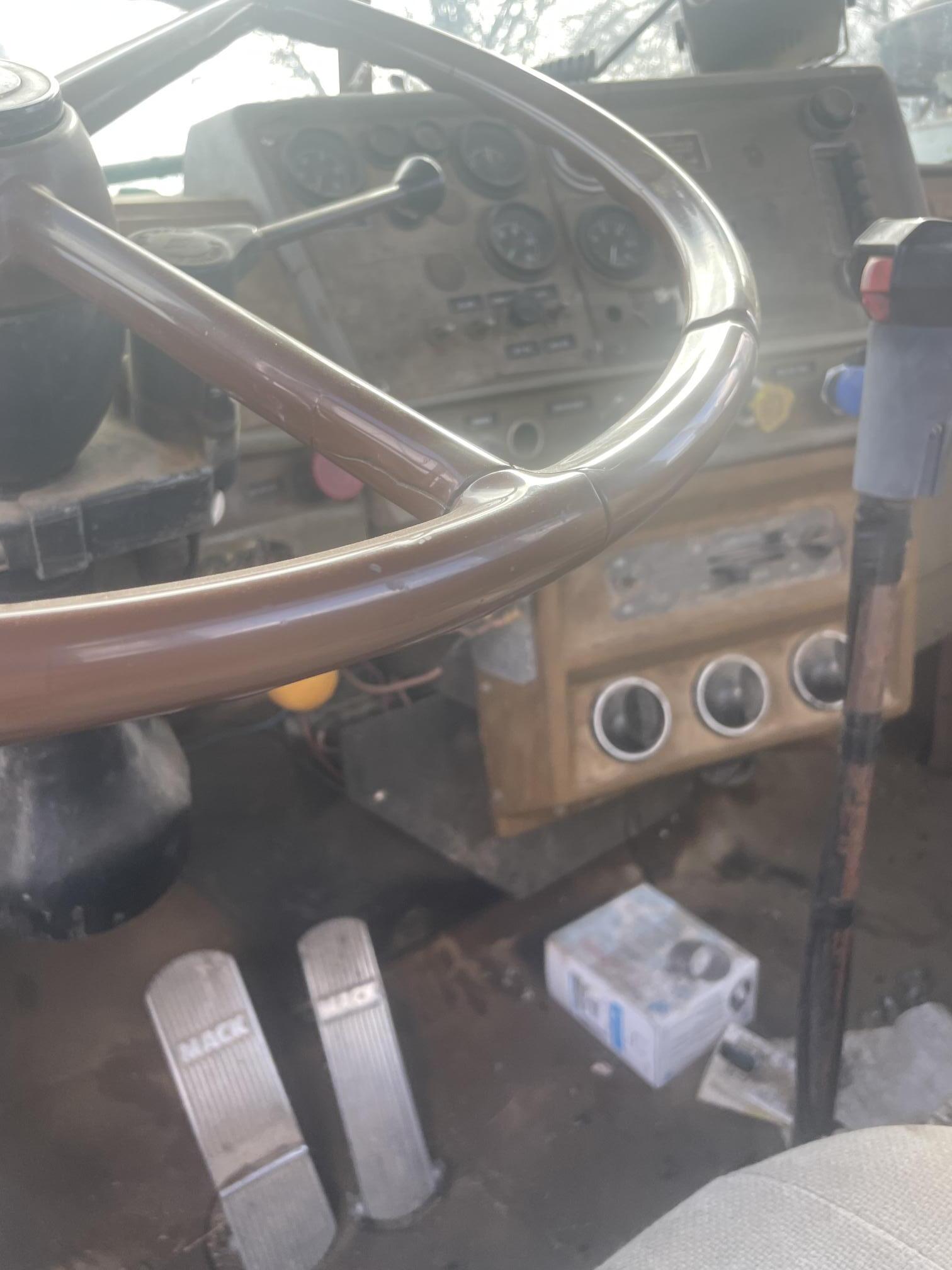 1978 MACK RS600L - view 17 of 21